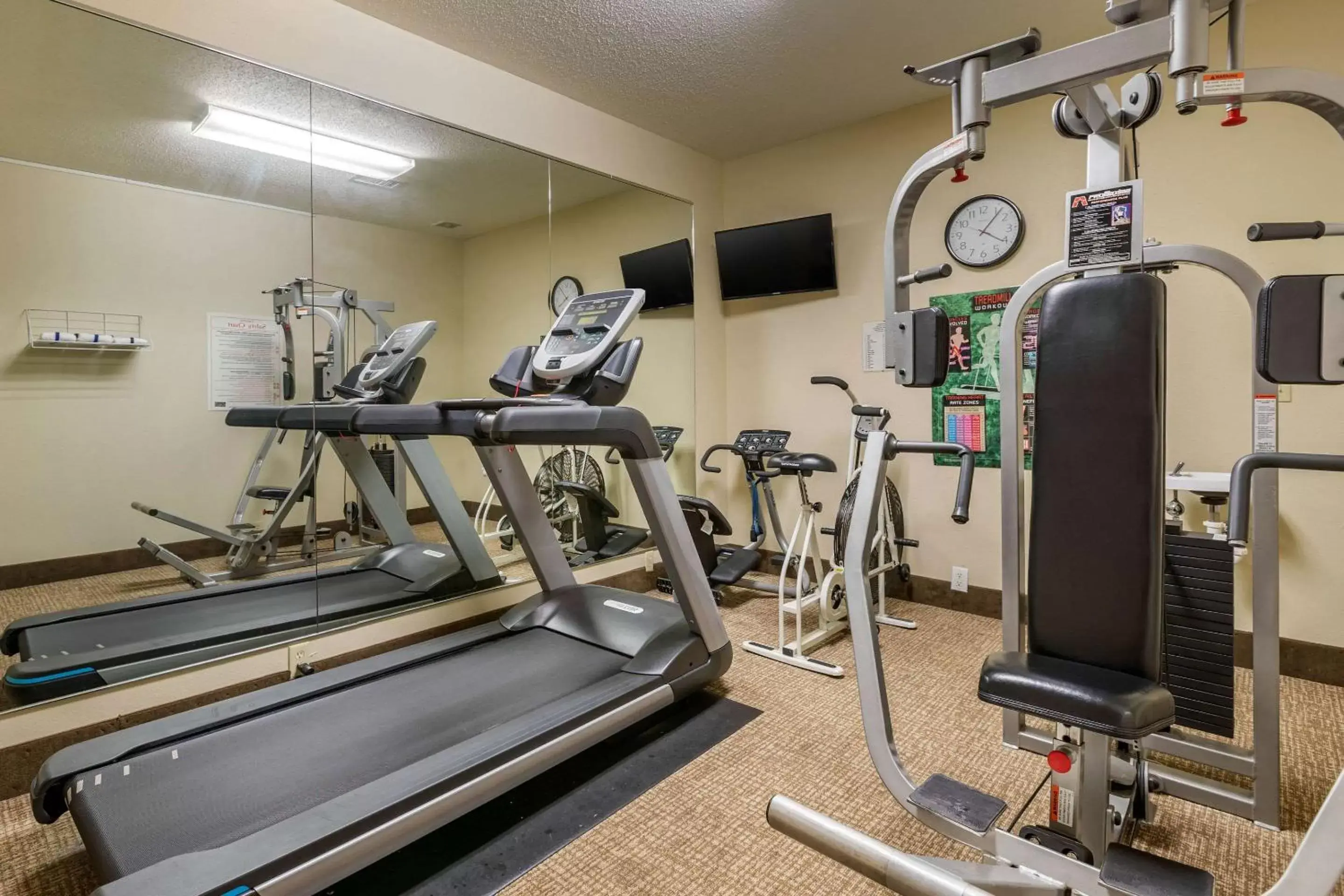 Fitness centre/facilities, Fitness Center/Facilities in Comfort Inn Walcott near Davenport