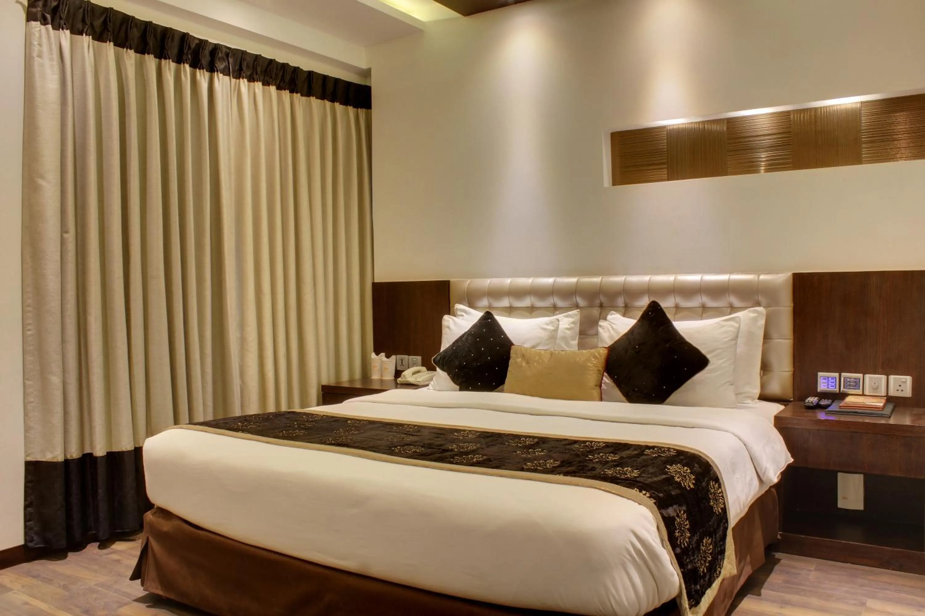 Bed in Hotel Grand Godwin - Near New Delhi Railway Station - Paharganj