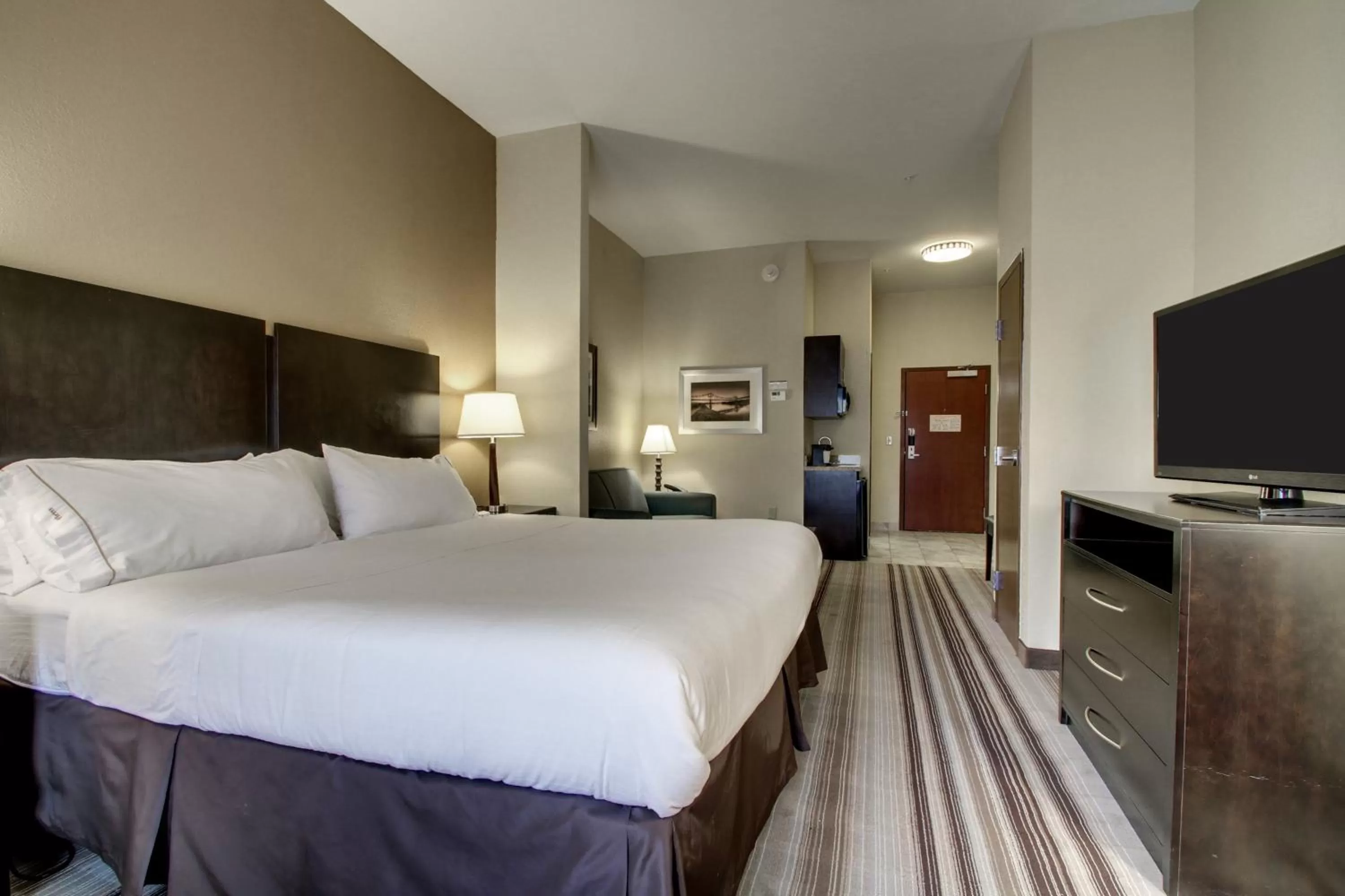 Photo of the whole room, Bed in Holiday Inn Express Natchez South West by IHG
