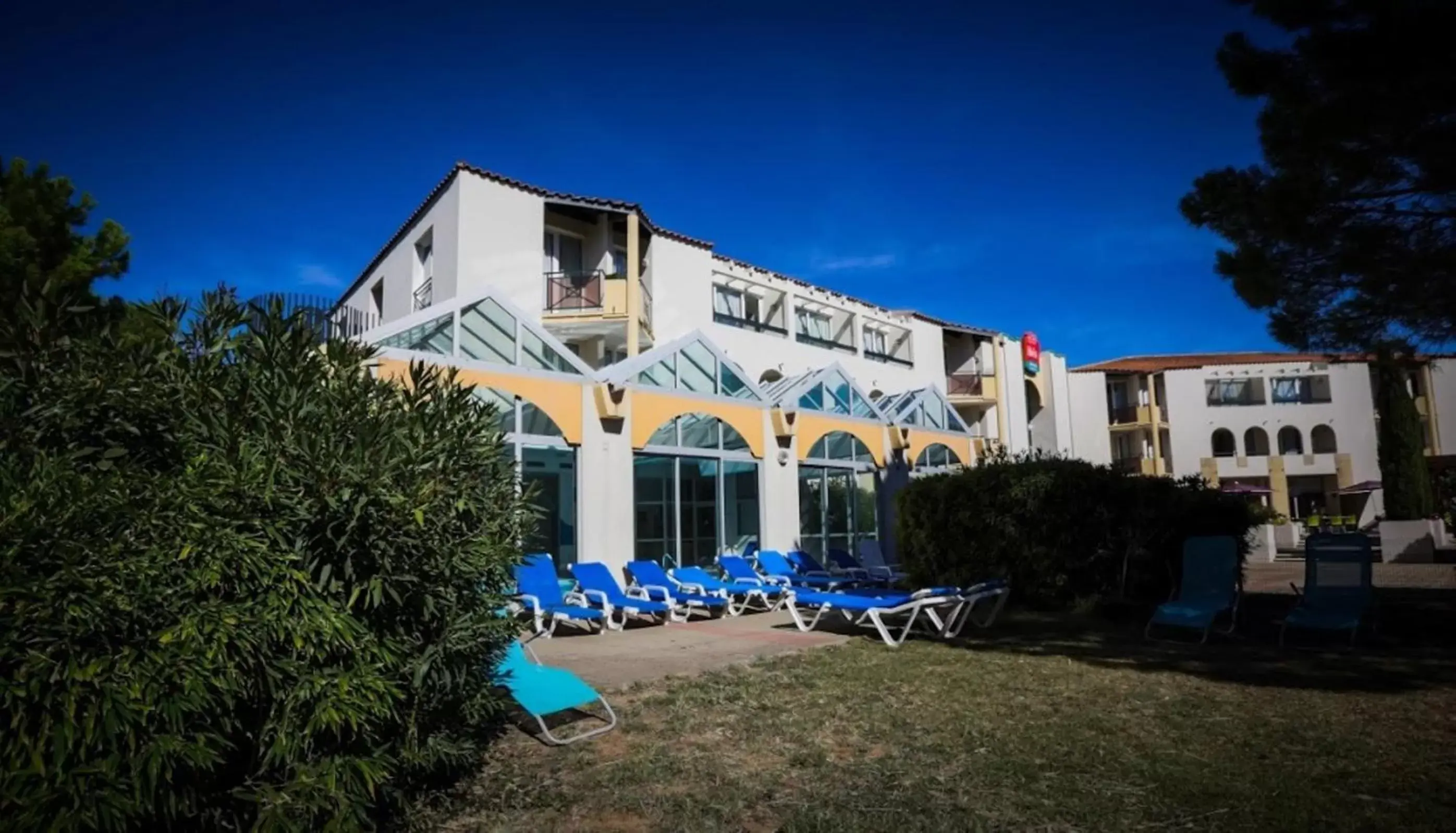 Facade/entrance, Property Building in ibis Sète Balaruc les Bains Bien-être et Spa