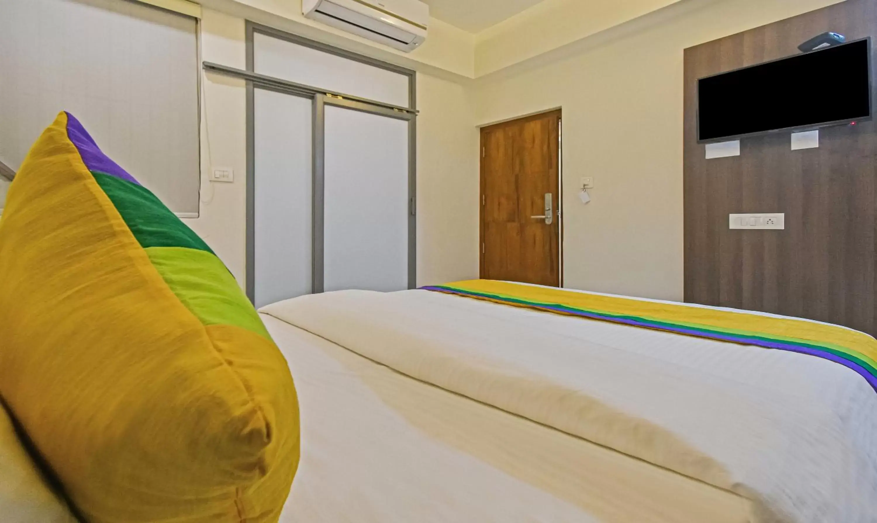 Bed in Itsy By Treebo - Deluxe Inn