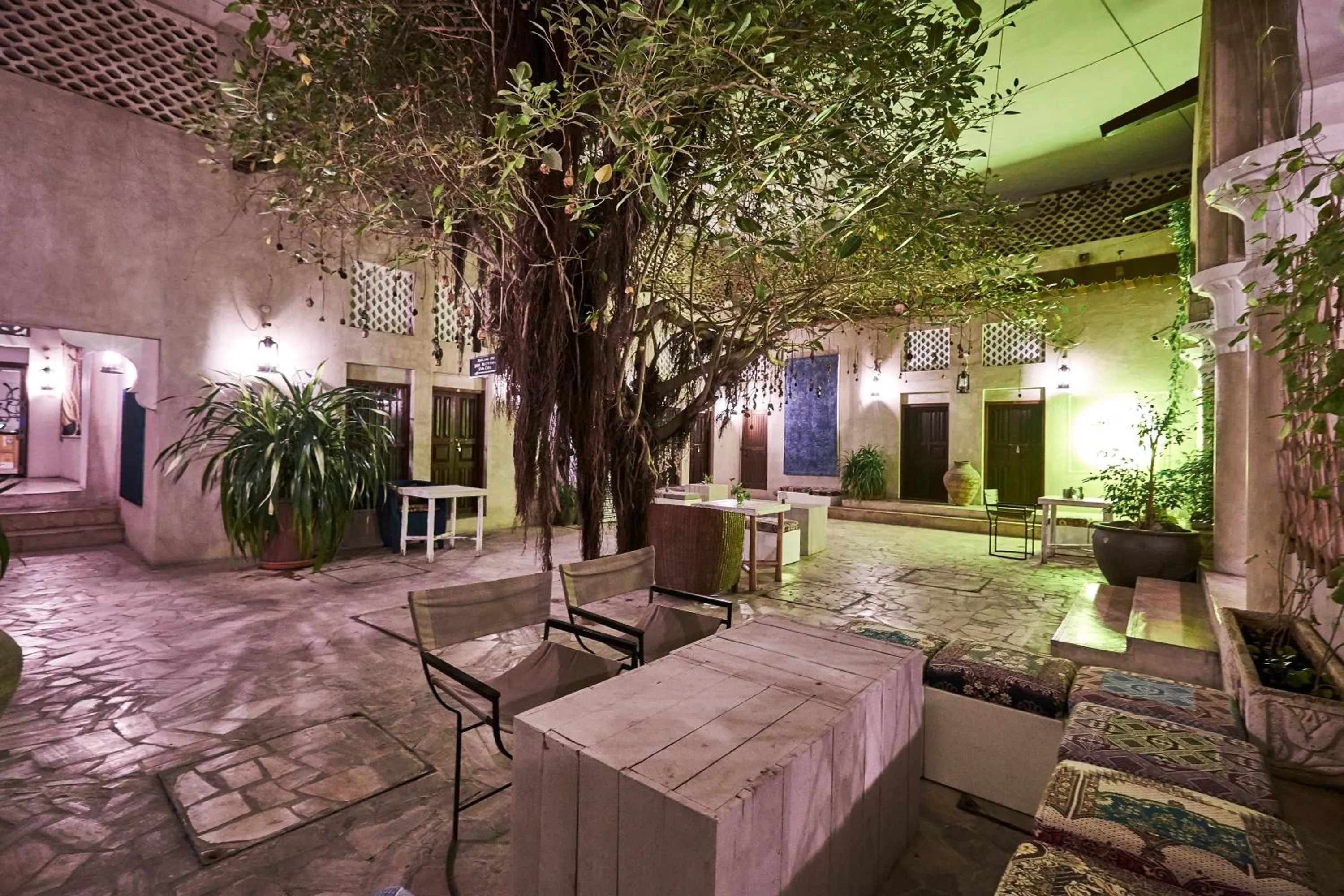 Restaurant/places to eat in XVA Art Hotel