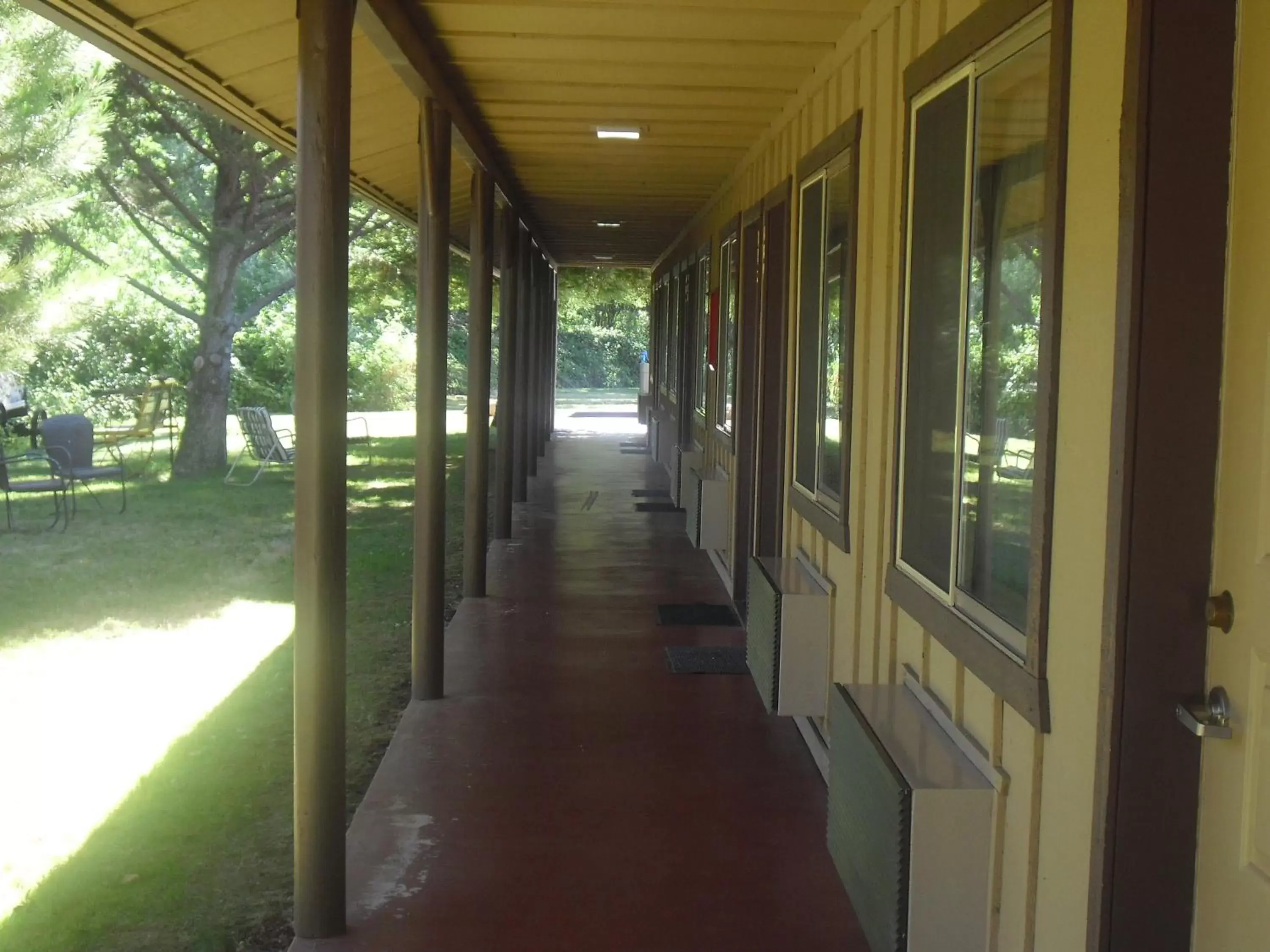 Garden view in Creekside Lodge