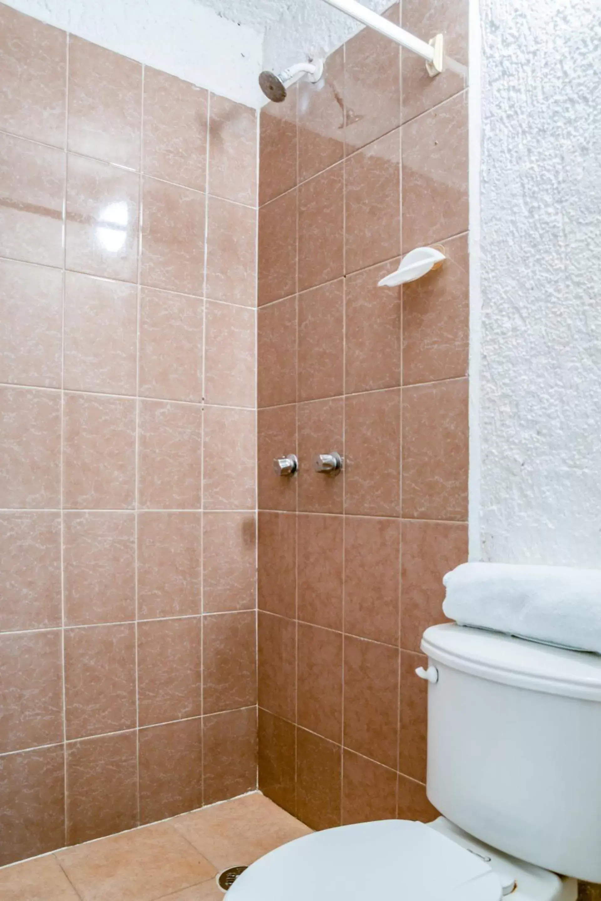 Shower, Bathroom in Capital O Farallon Inn, Cancún