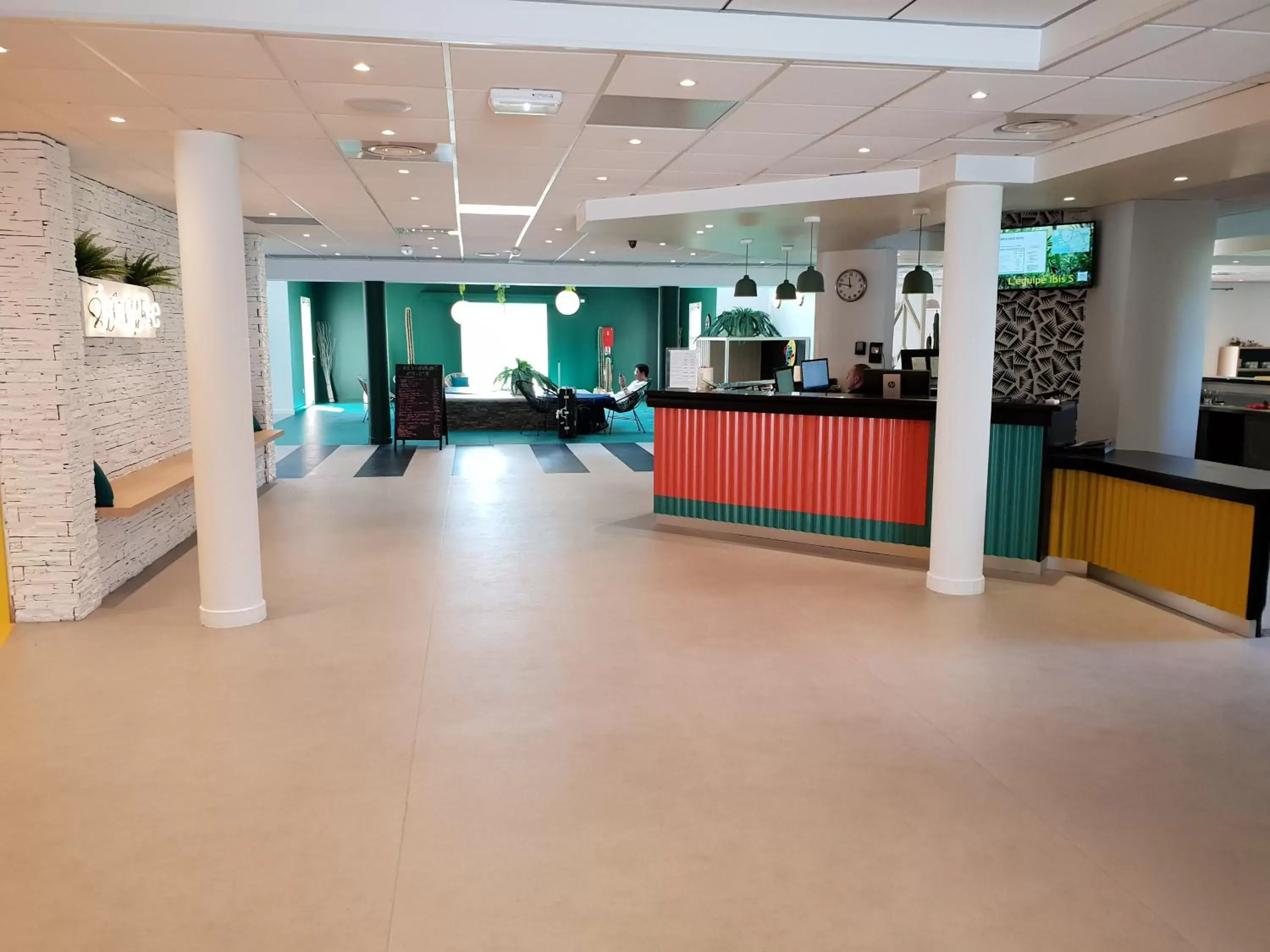 Lobby or reception, Lobby/Reception in ibis Styles Marseille Plan de Campagne