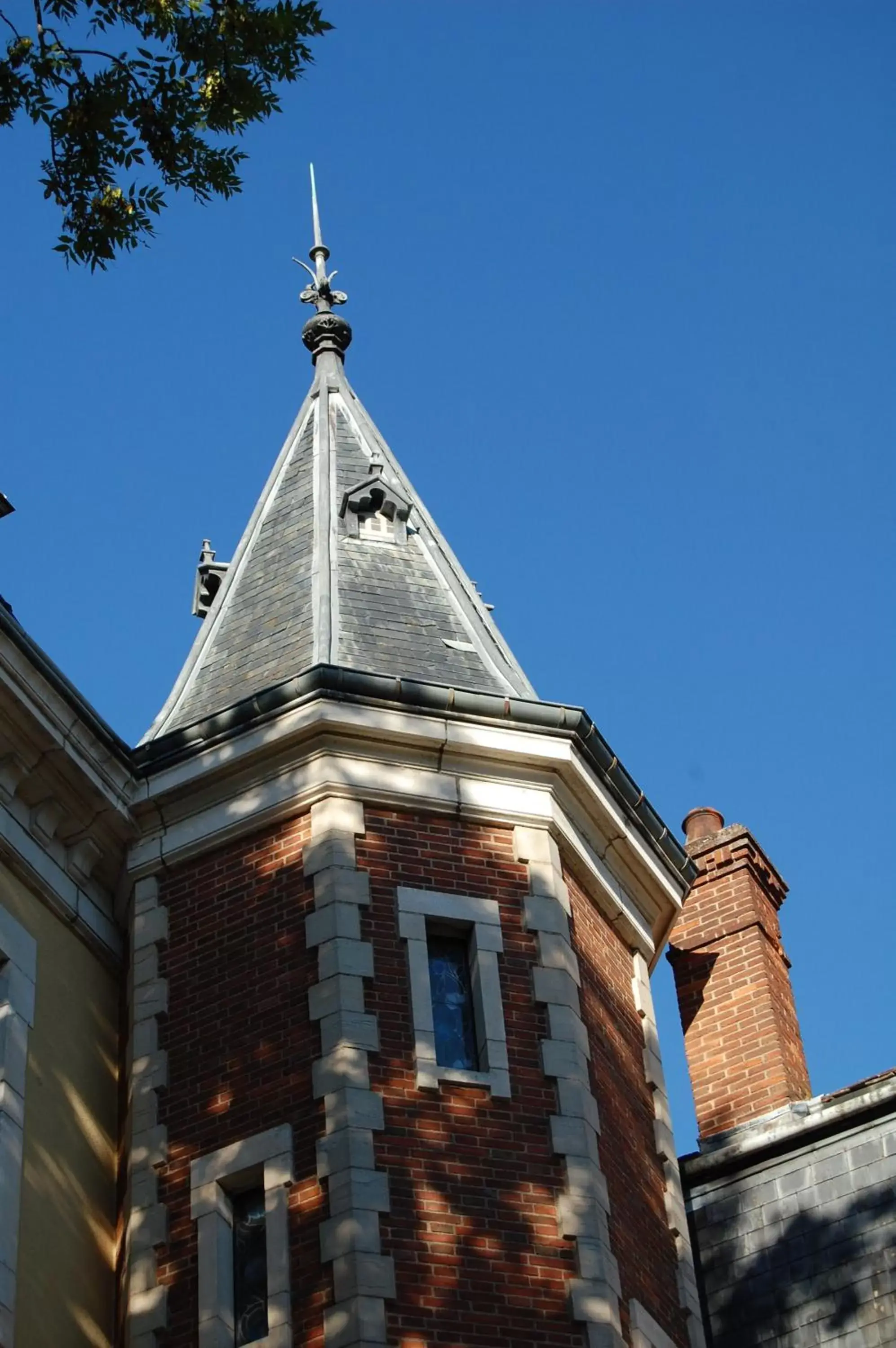 Property Building in Château de Corcelle - Chambres et table d'hôtes