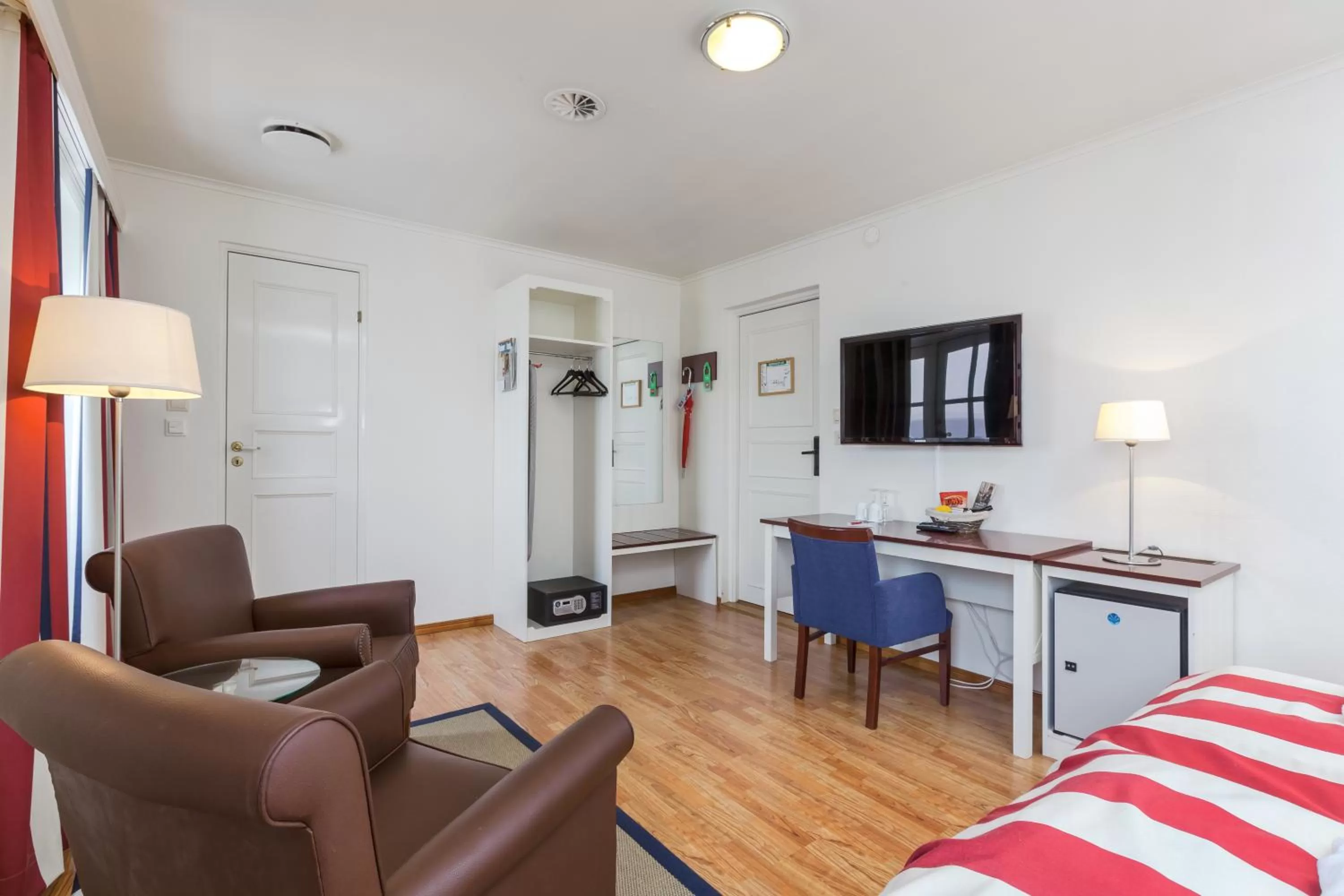 TV and multimedia, Bed in Grand Hotel Åsgårdstrand - Unike Hoteller