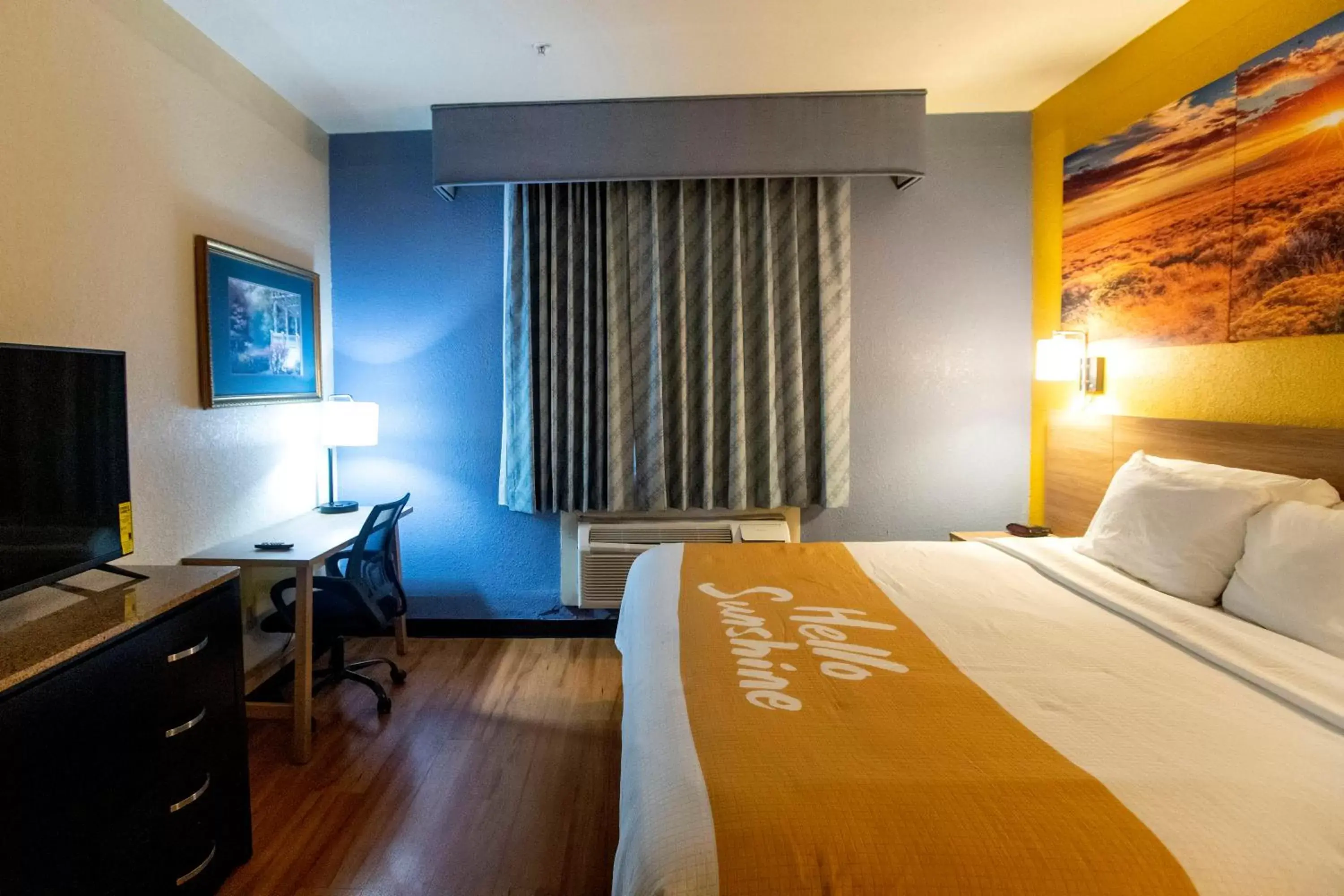 Bedroom, Room Photo in Days Inn & Suites by Wyndham Houston North/Aldine