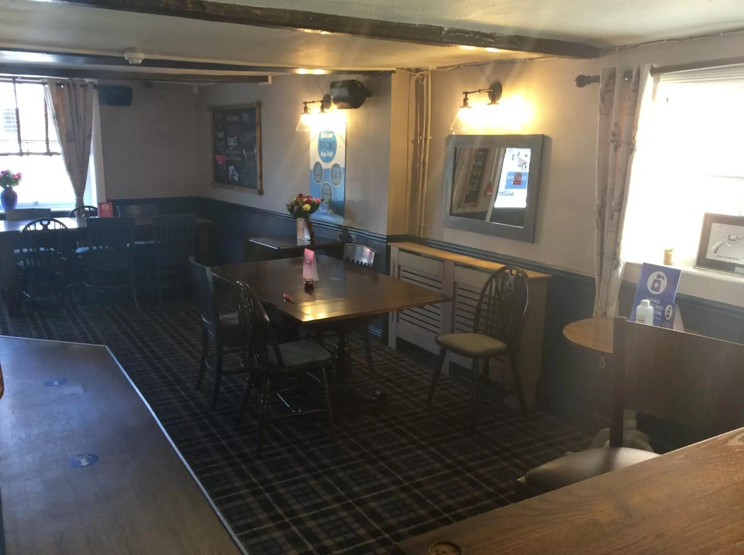 Restaurant/places to eat in The White Hart Hotel