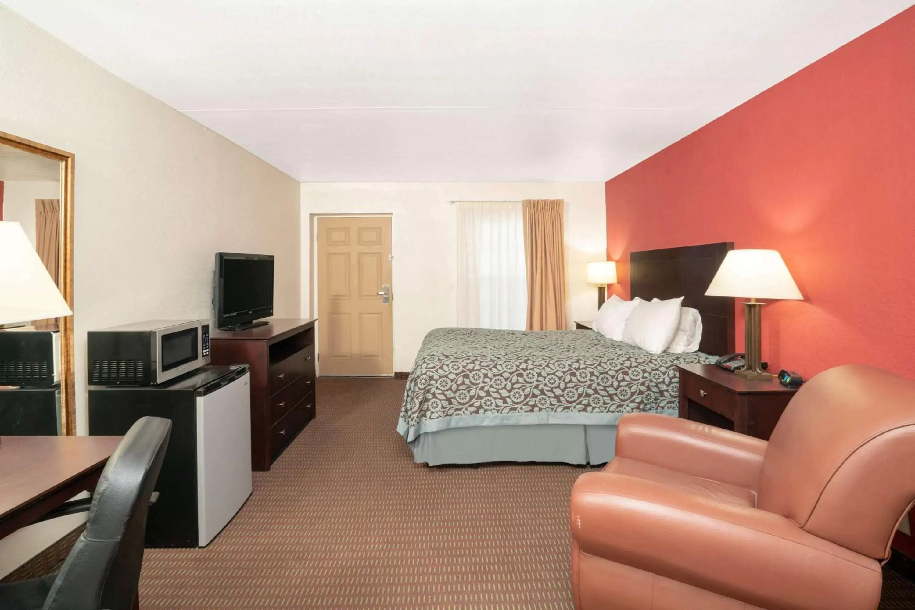 Photo of the whole room in Days Inn by Wyndham Cave City