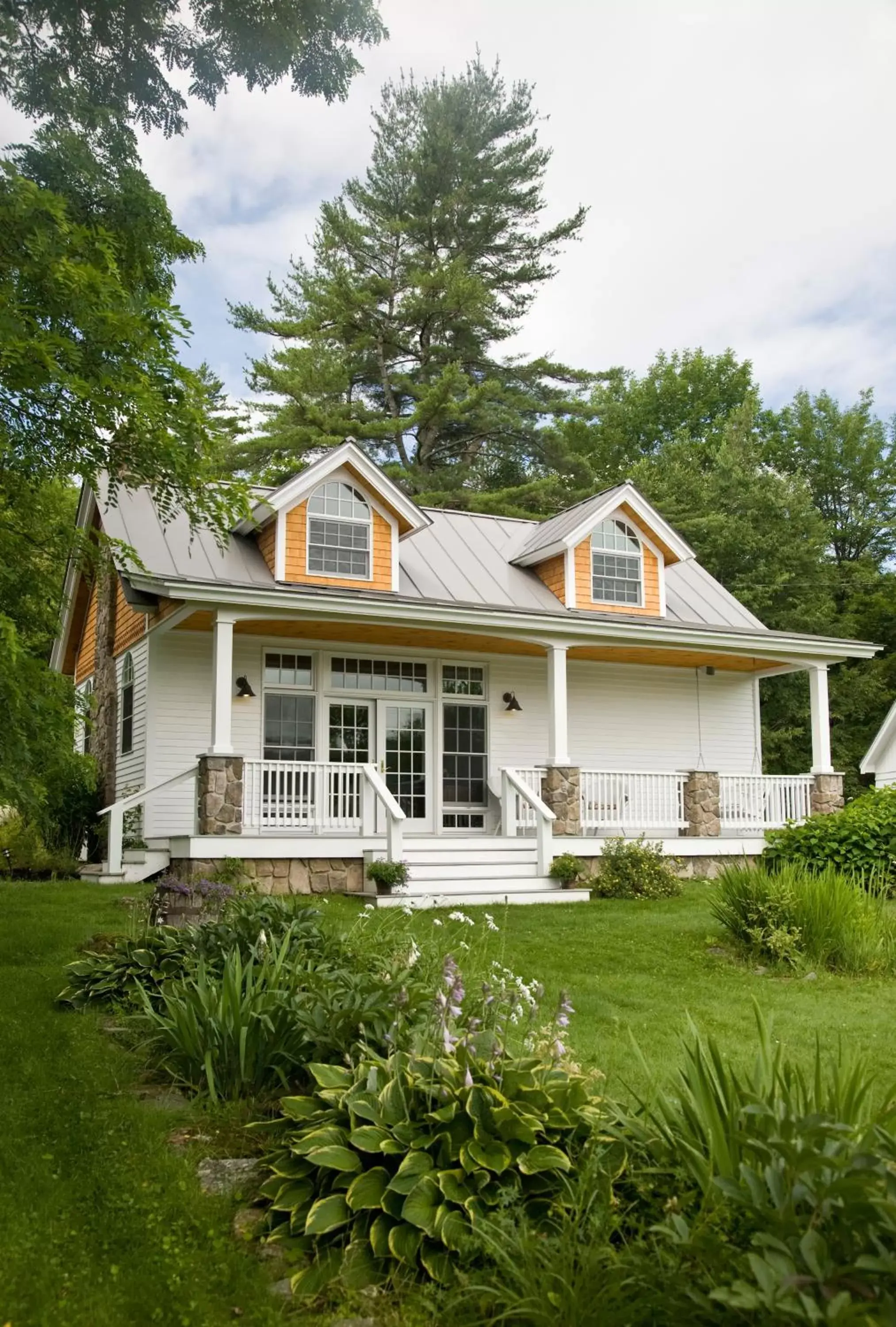 Property Building in Sugar Hill Inn