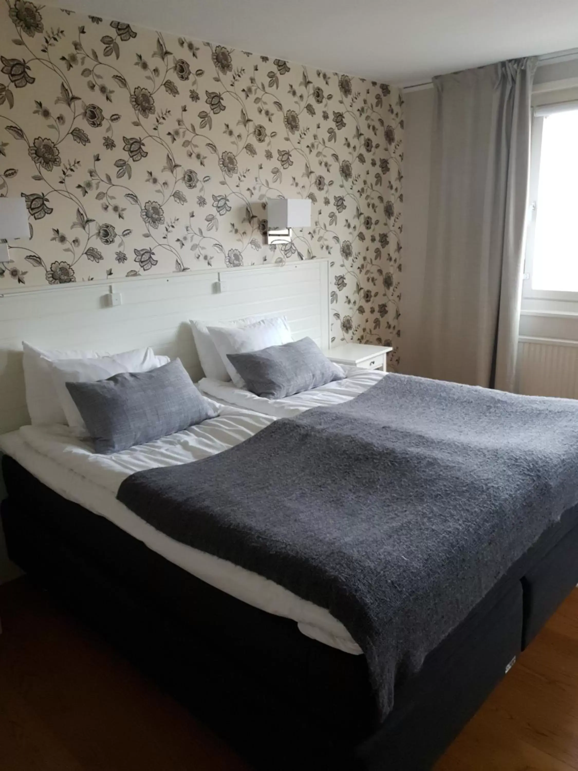 Property building, Bed in Nora Stadshotell, Sure Hotel Collection by Best Western