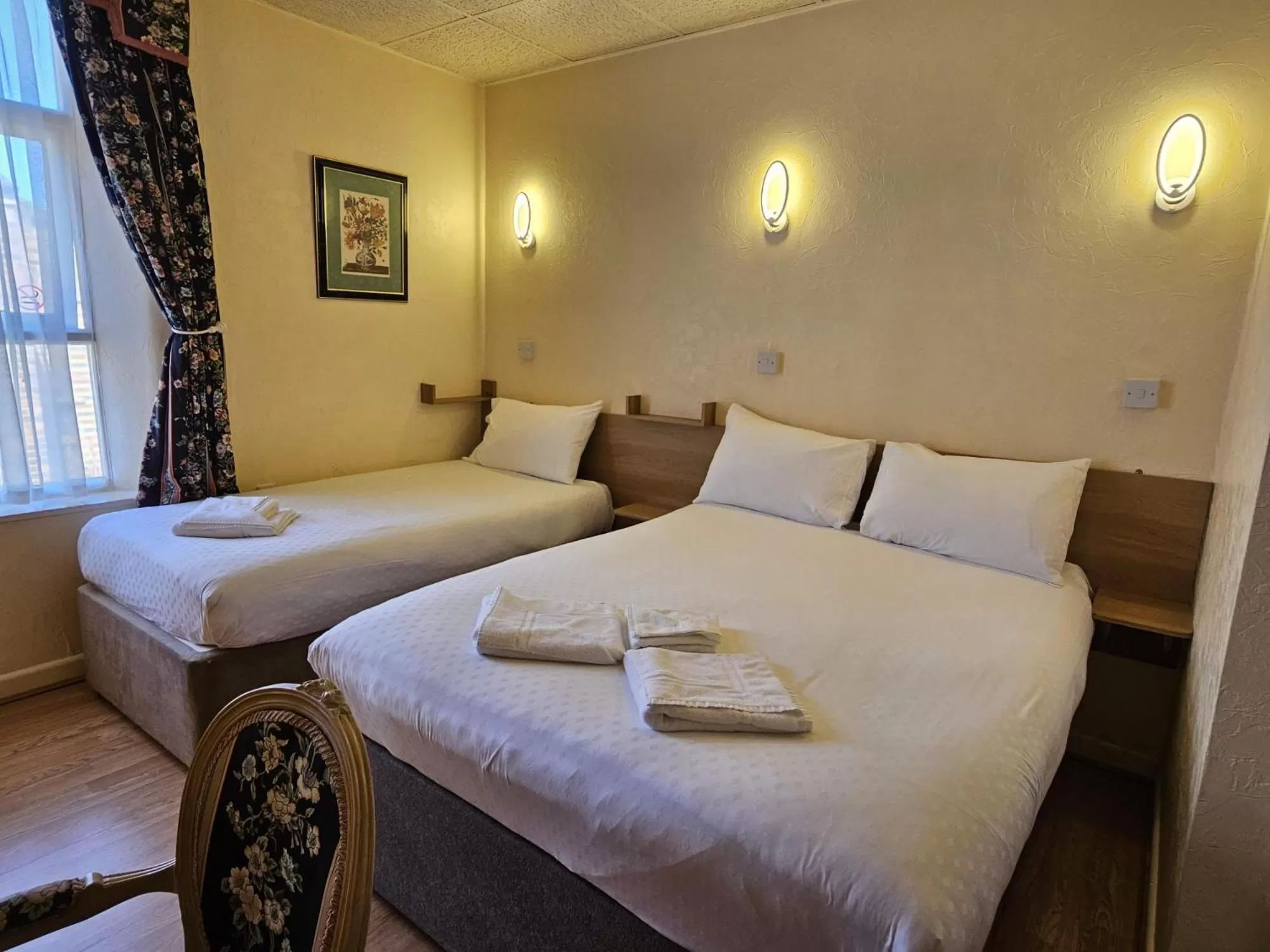 Bedroom, Bed in Balmoral Hotel