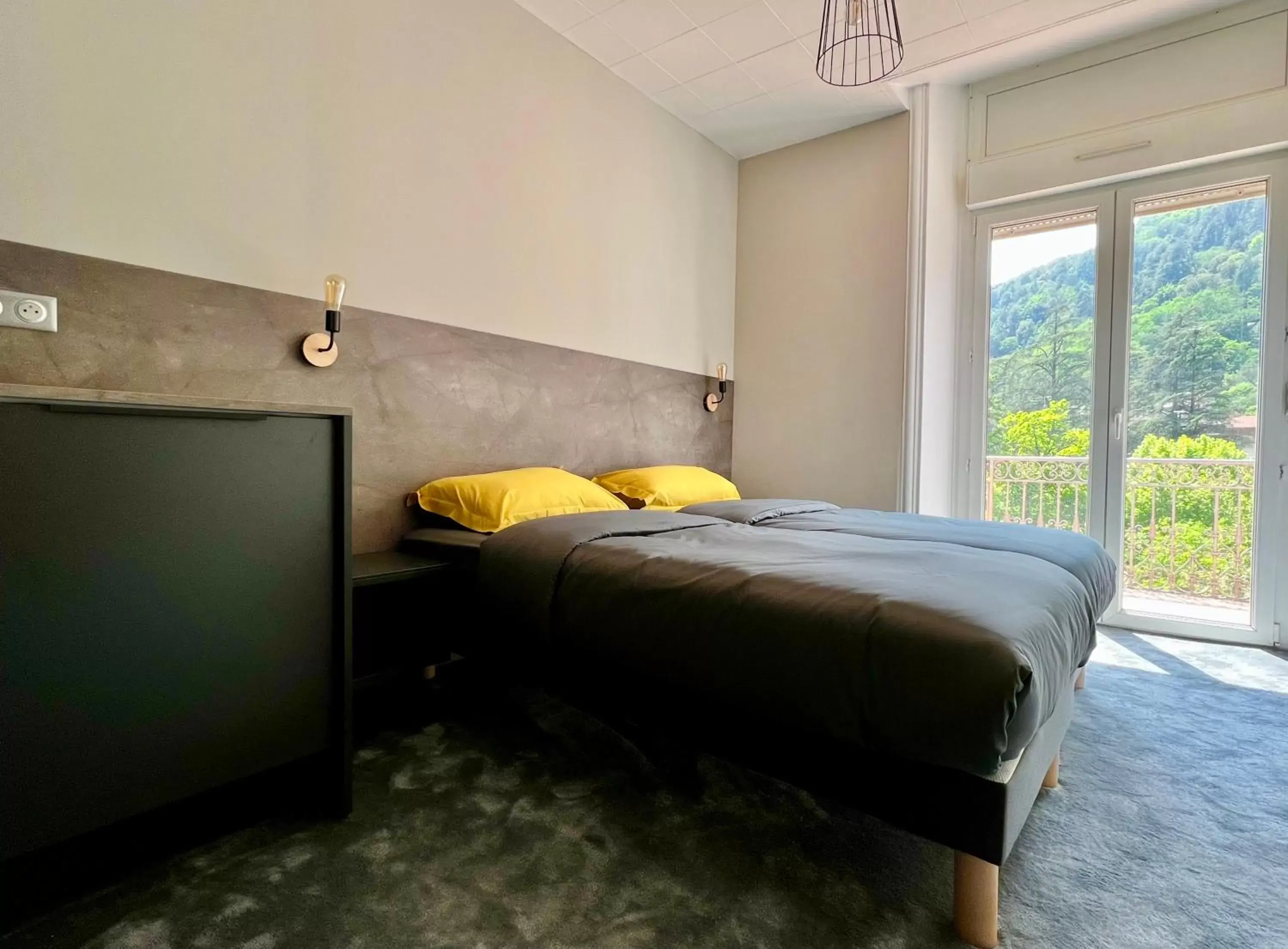 Bedroom, Bed in Appart'hôtel Les Célestins