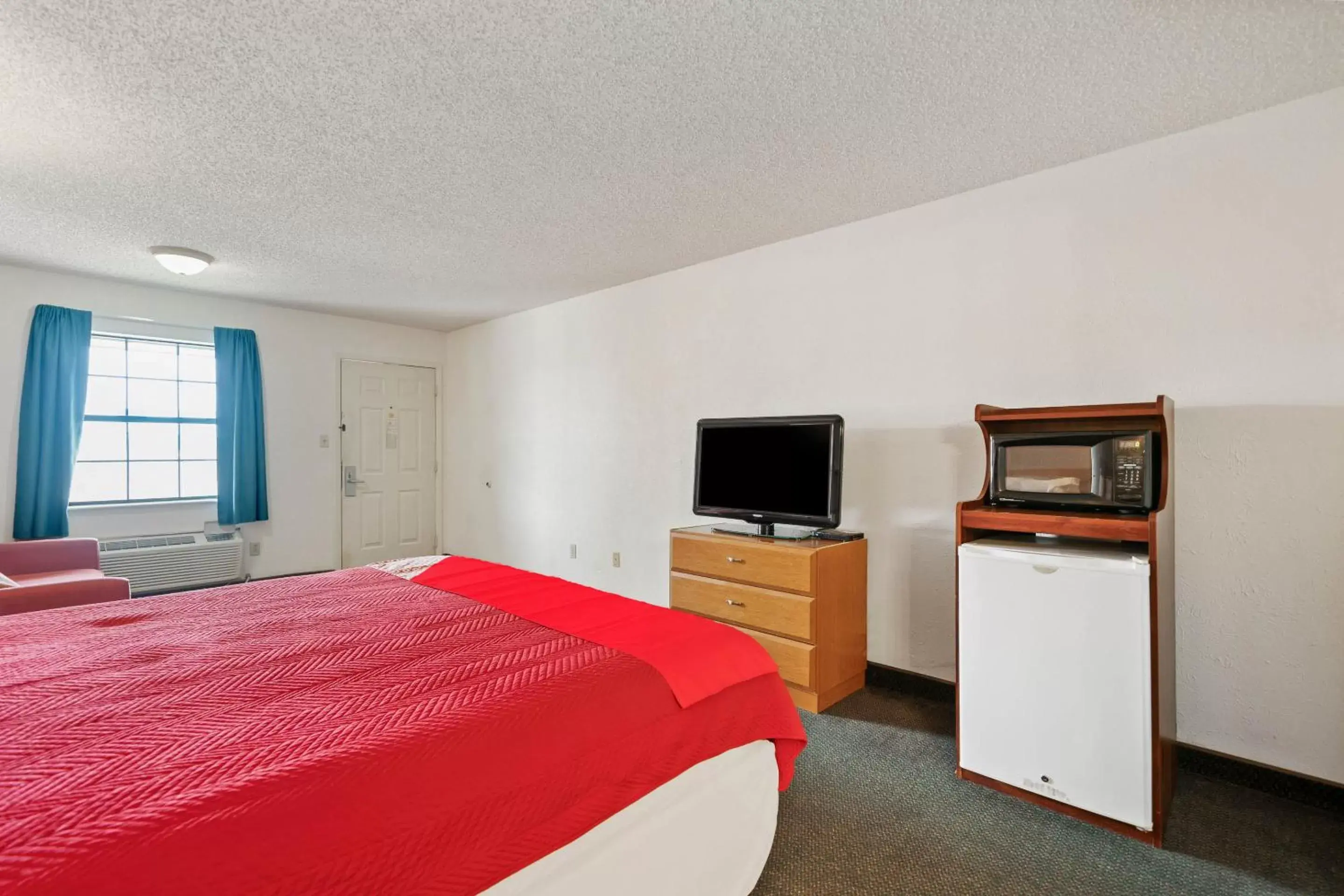 Bedroom in OYO Hotel Junction TX I-10
