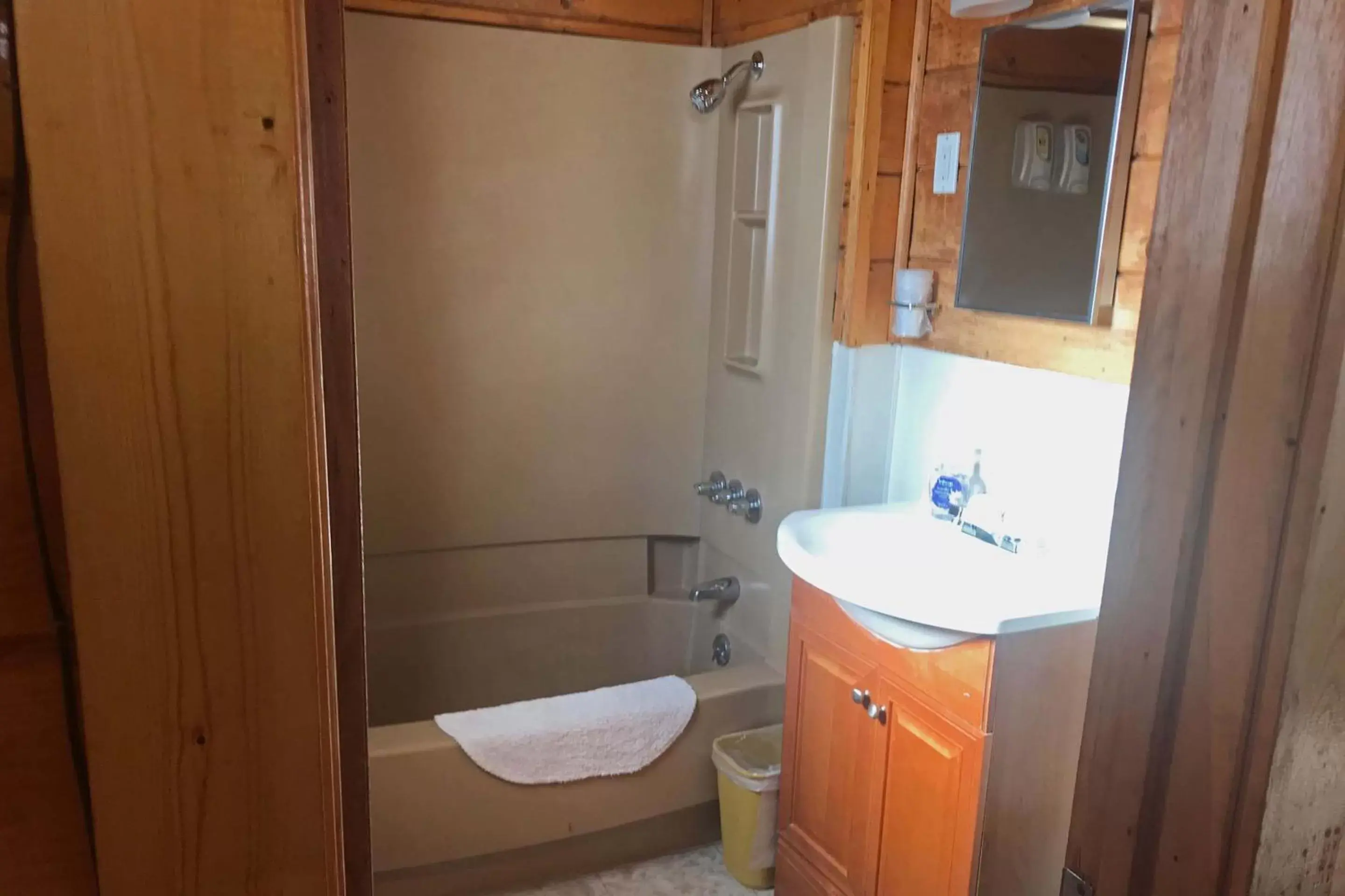 Bathroom in Elkhorn Lodge