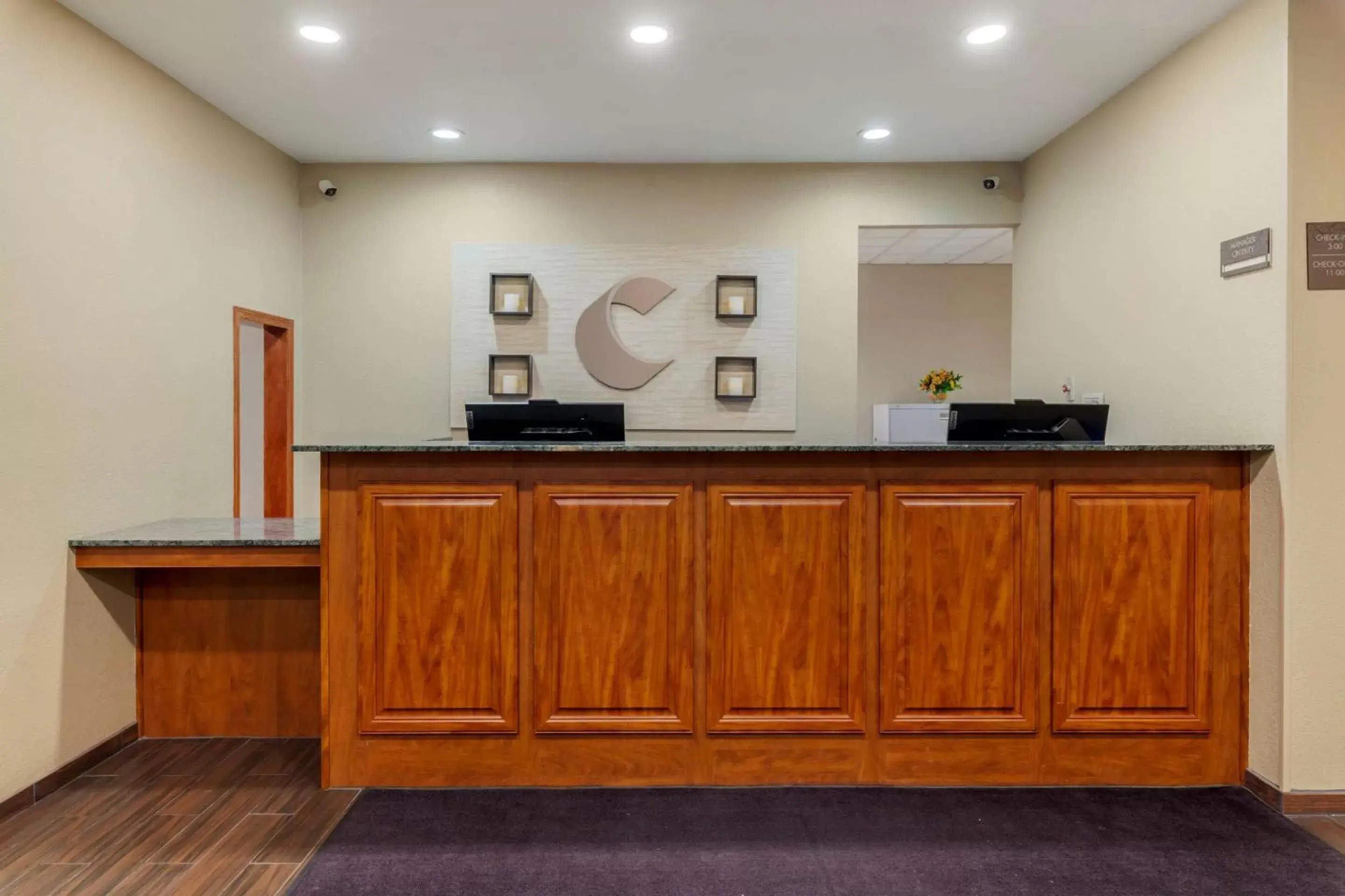 Lobby or reception, Lobby/Reception in Comfort Suites Johnson Creek Conference