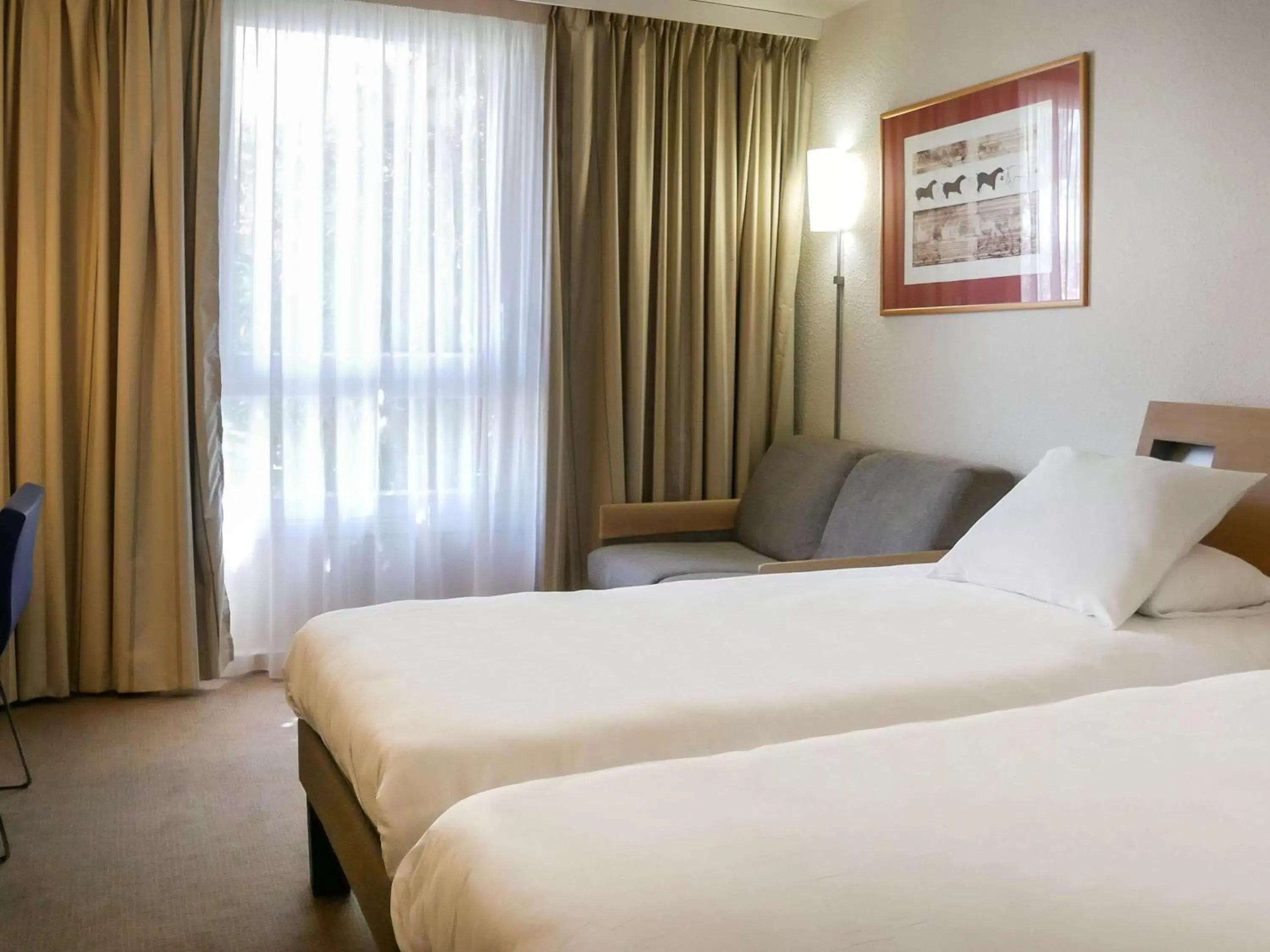 Photo of the whole room, Bed in Novotel Narbonne Sud A9/A61