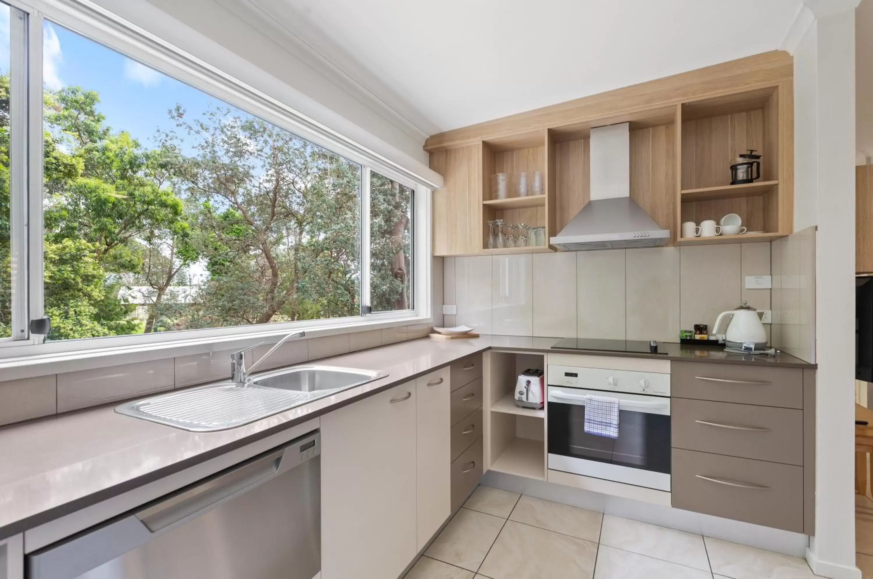 Kitchen/Kitchenette in Tathra Beach House Holiday Apartments