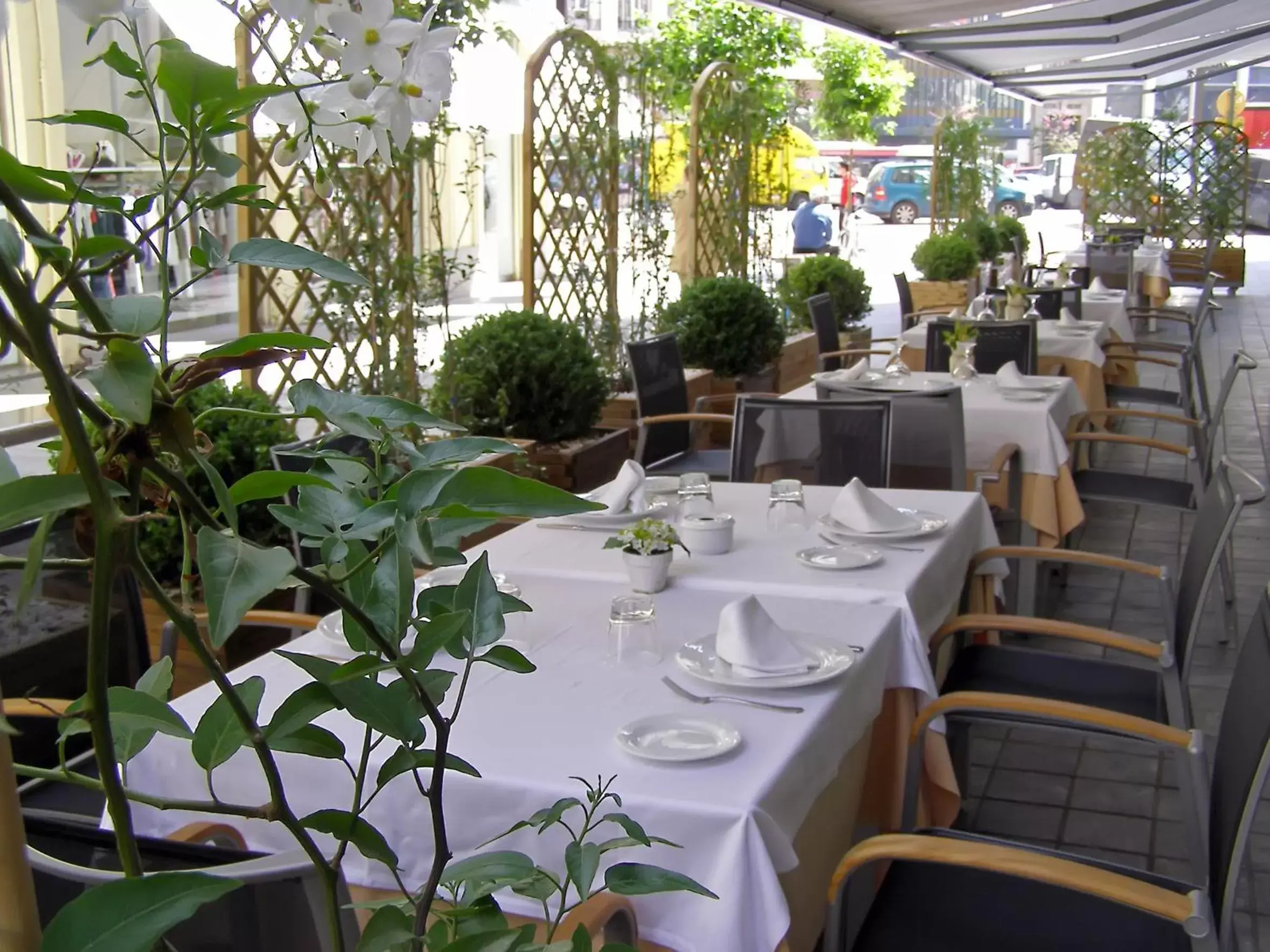 Restaurant/Places to Eat in Melia Plaza Valencia