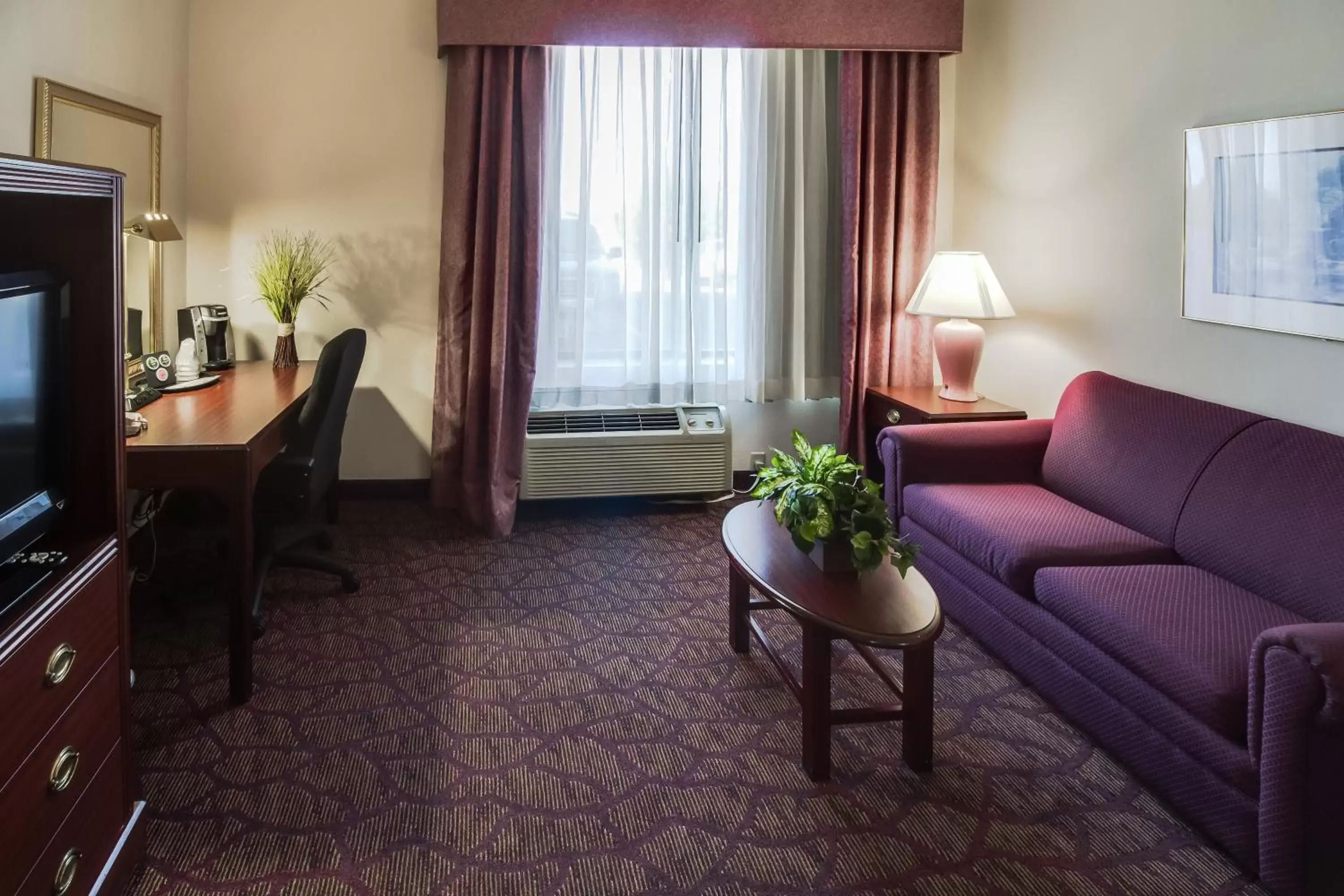 Seating Area in Ashmore Inn Amarillo