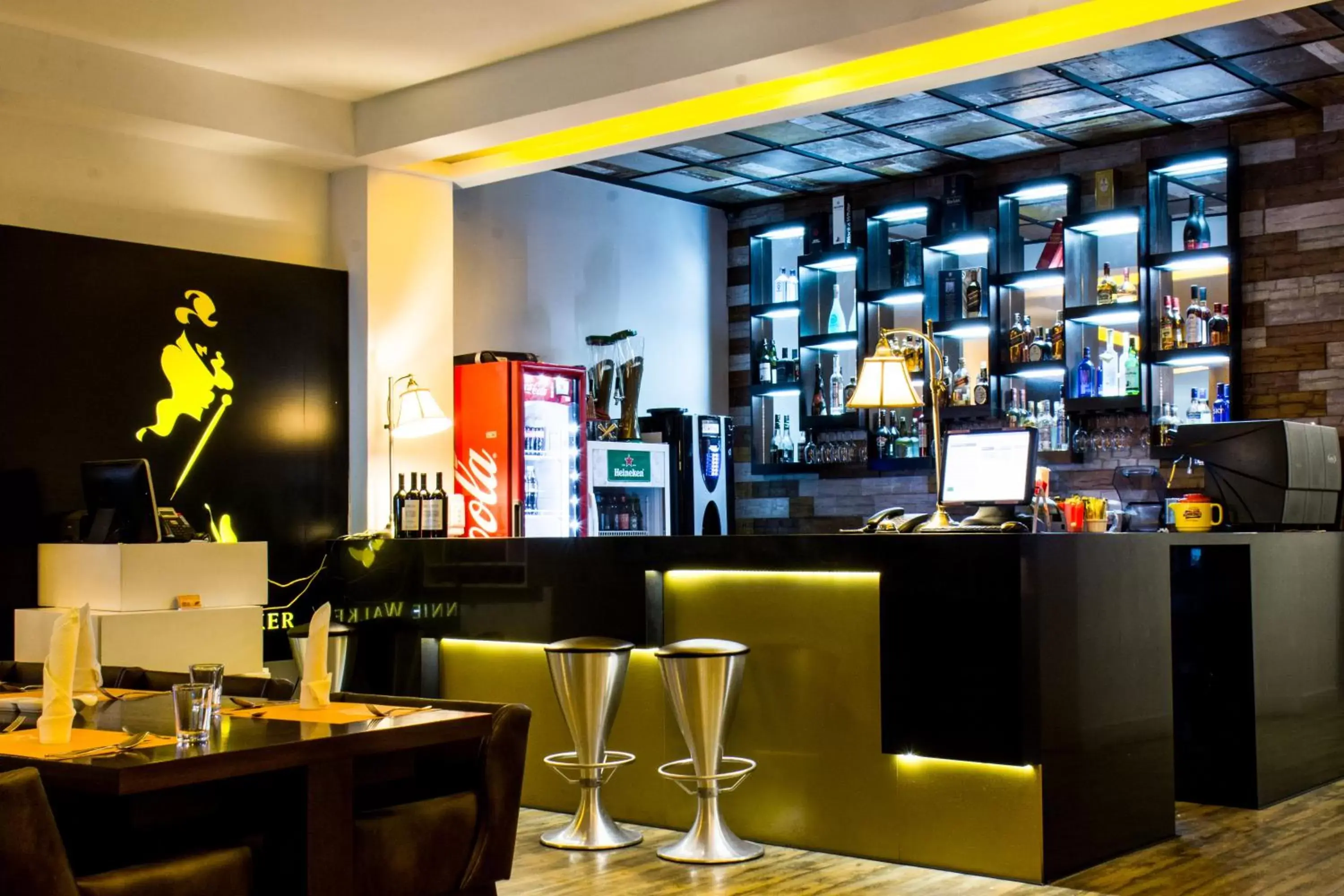 Lounge or bar, Restaurant/Places to Eat in TRYP by Wyndham Cuenca Zahir