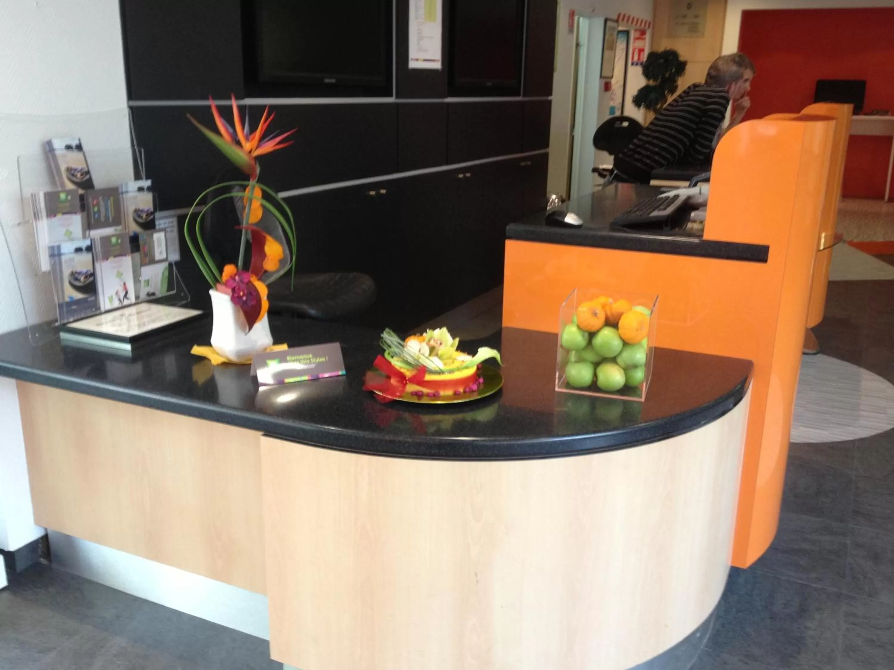 Lobby or reception in ibis Styles Besançon