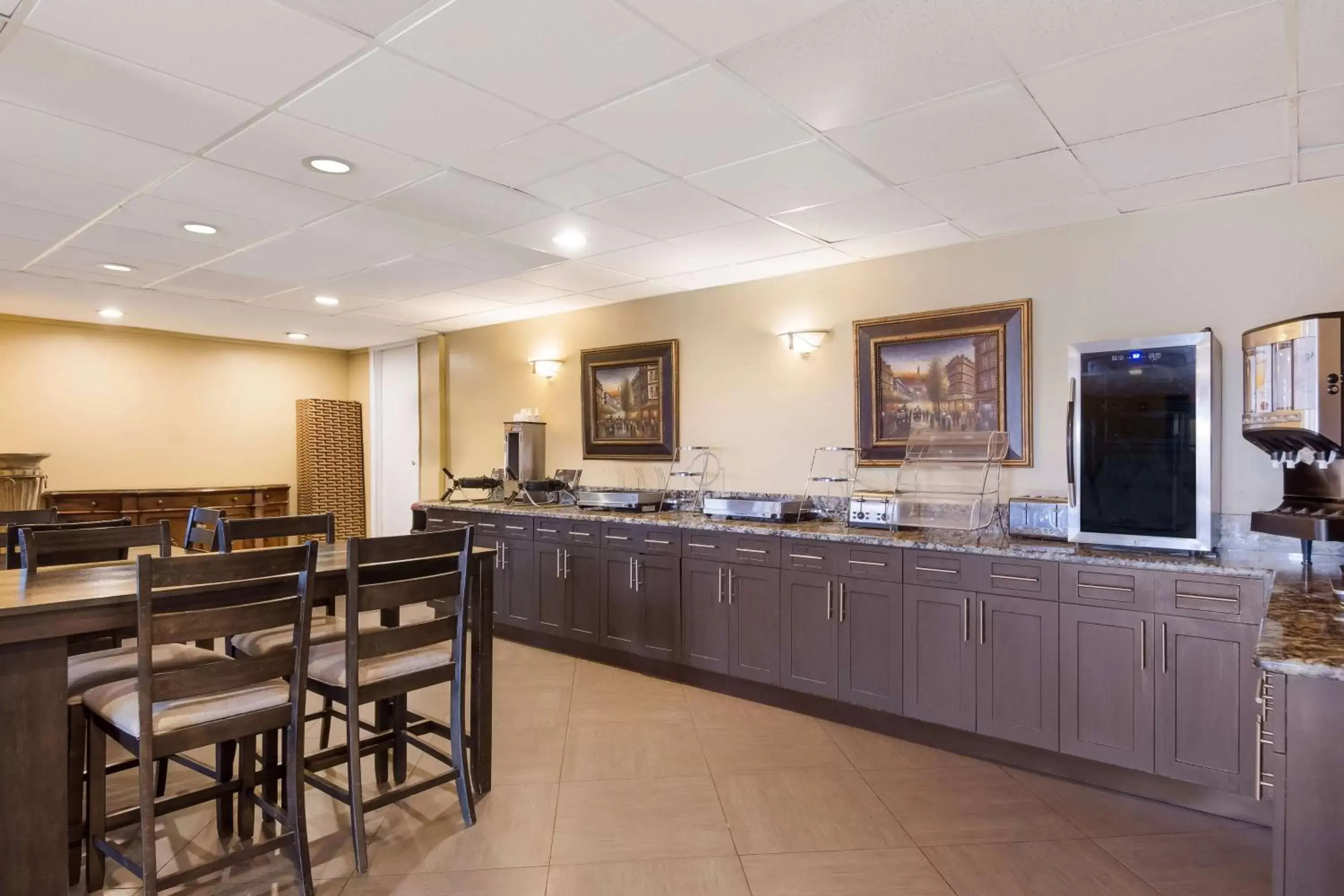 Breakfast, Restaurant/Places to Eat in SureStay Hotel by Best Western St Pete Clearwater Airport