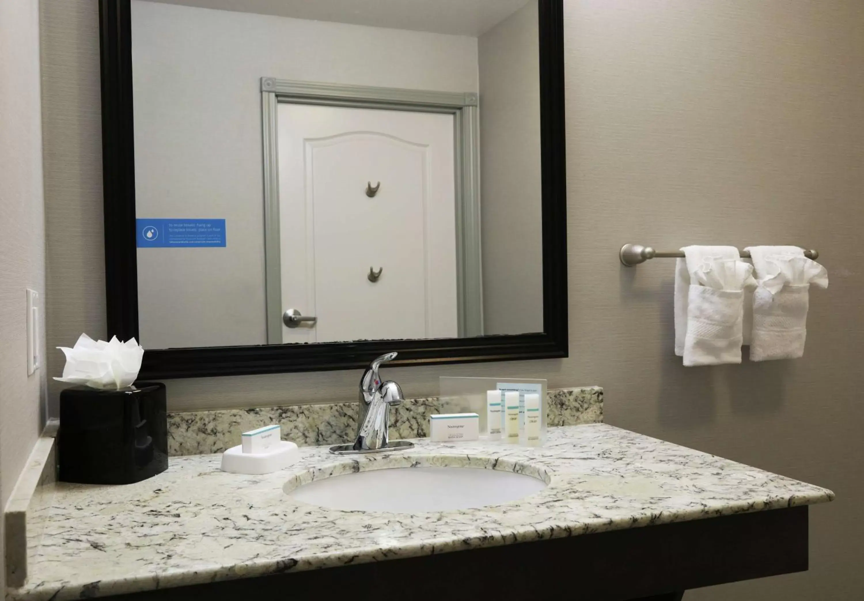 Photo of the whole room, Bathroom in Hampton Inn & Suites Temecula