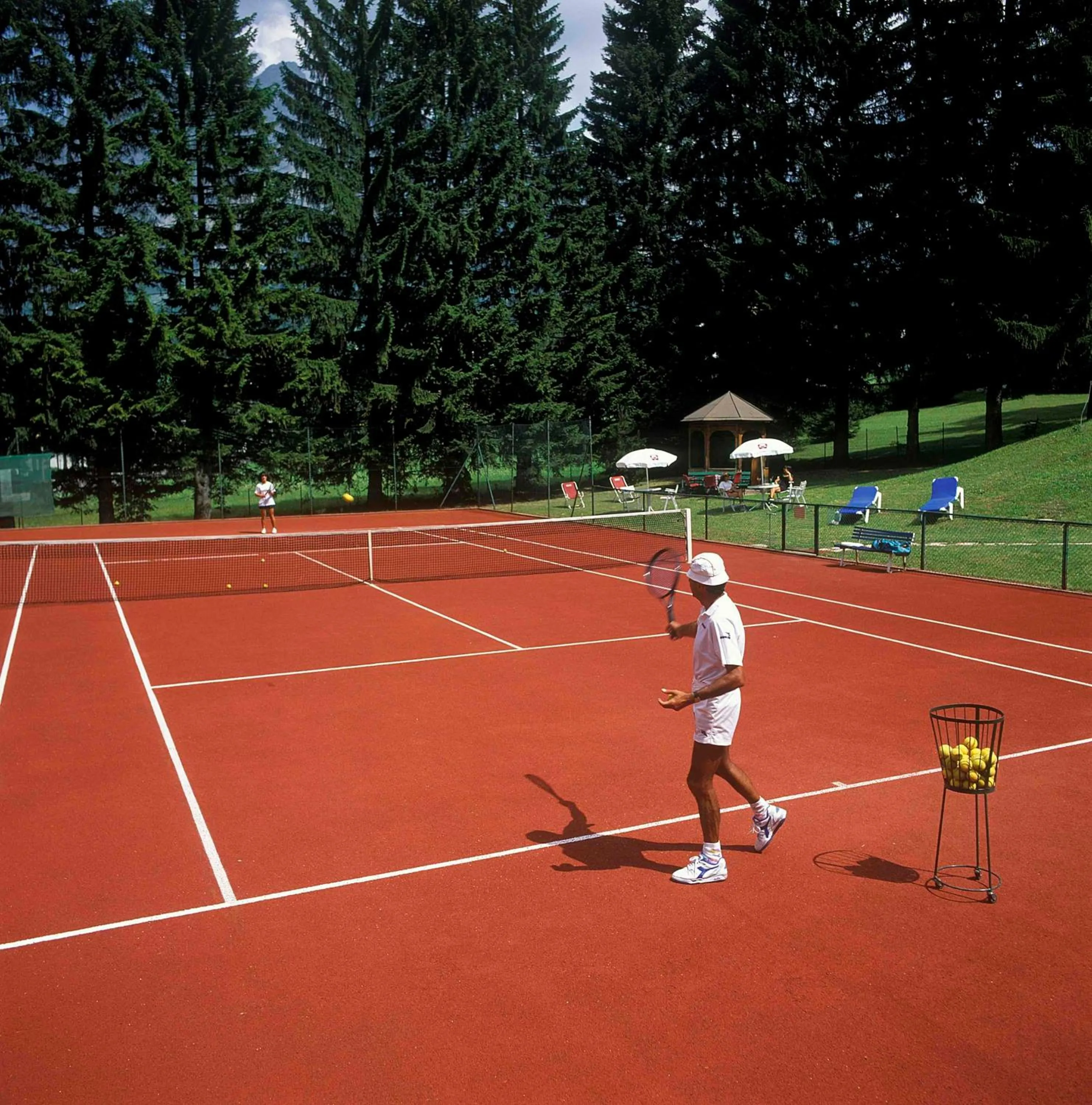 Tennis court in Franceschi Park Hotel