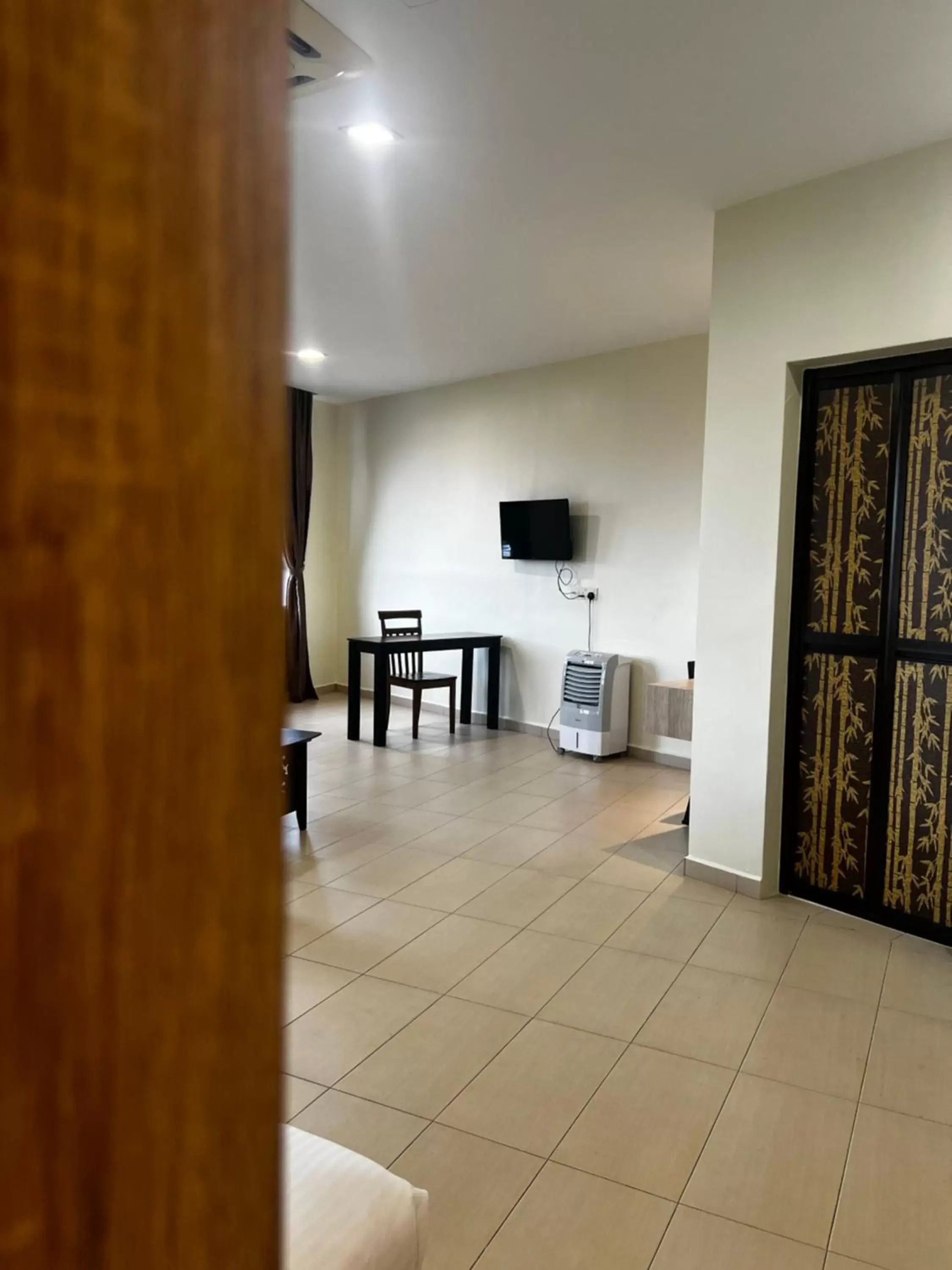 Bedroom, Dining Area in SiN LiEN HOTEL