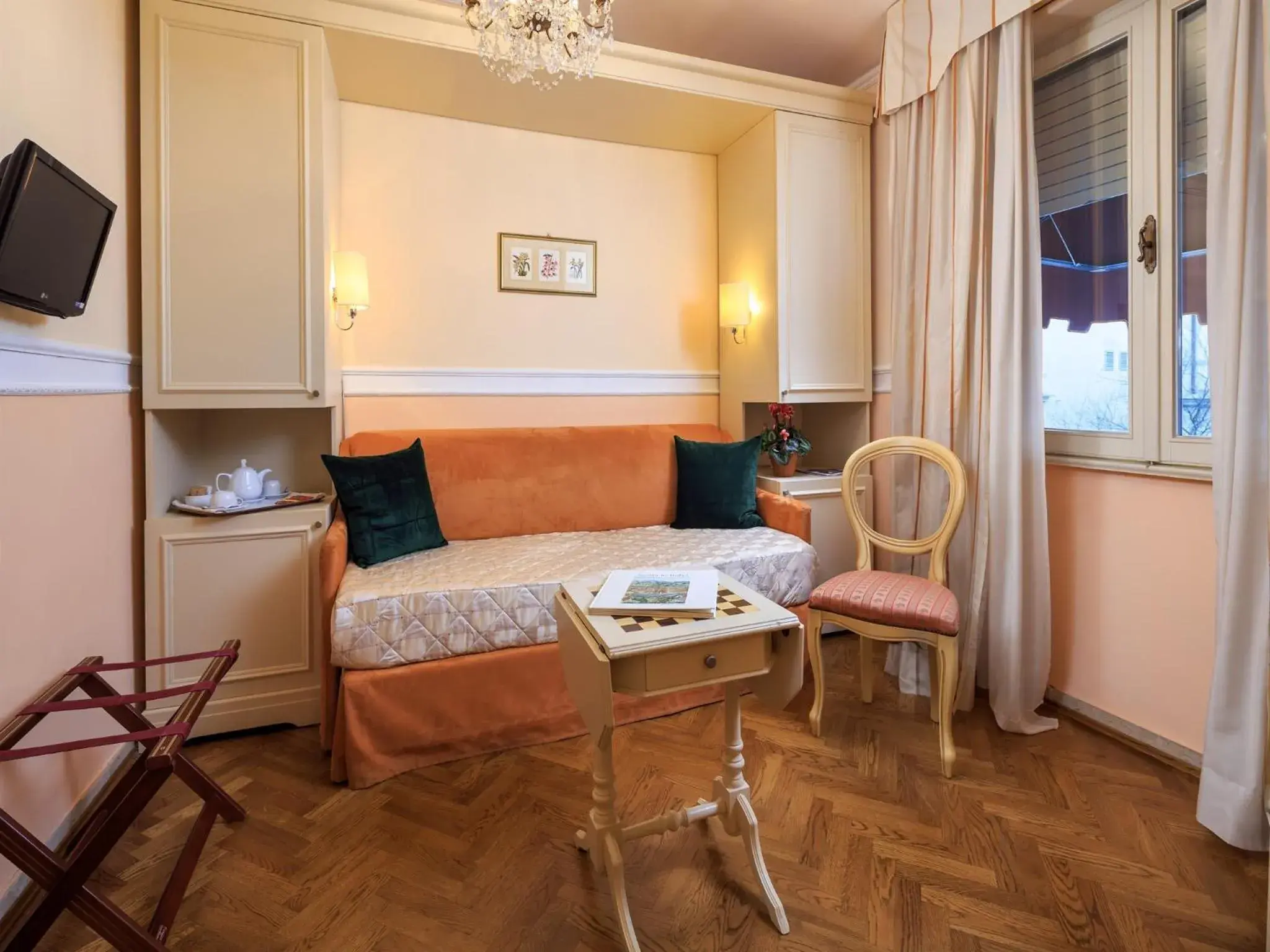 Photo of the whole room, Bed in Hotel Villa Carlotta