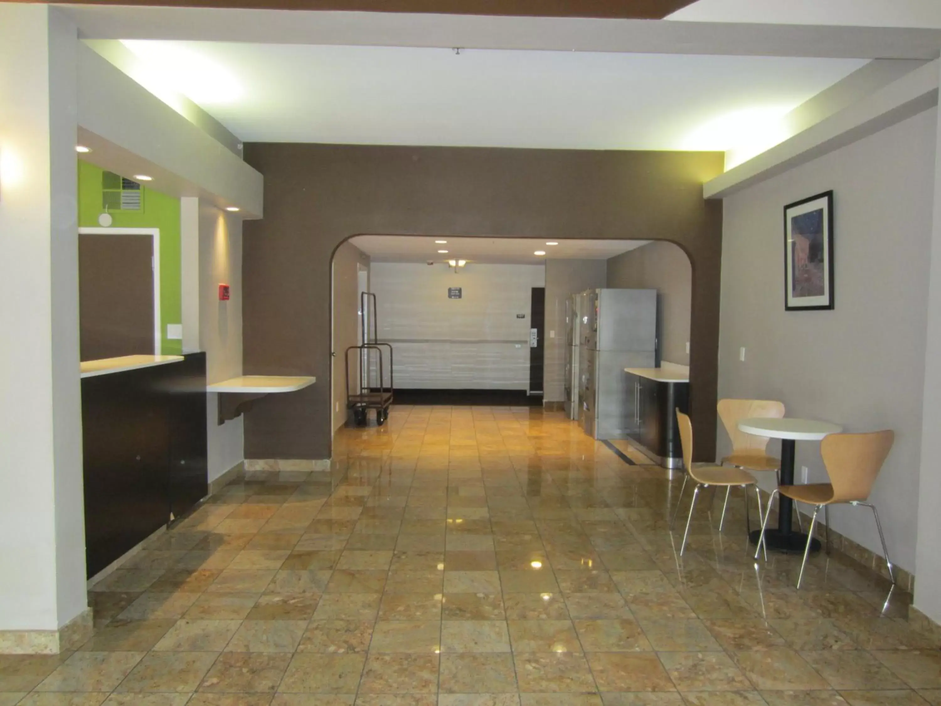 Dining area, Lobby/Reception in Studio 6-Concord, CA