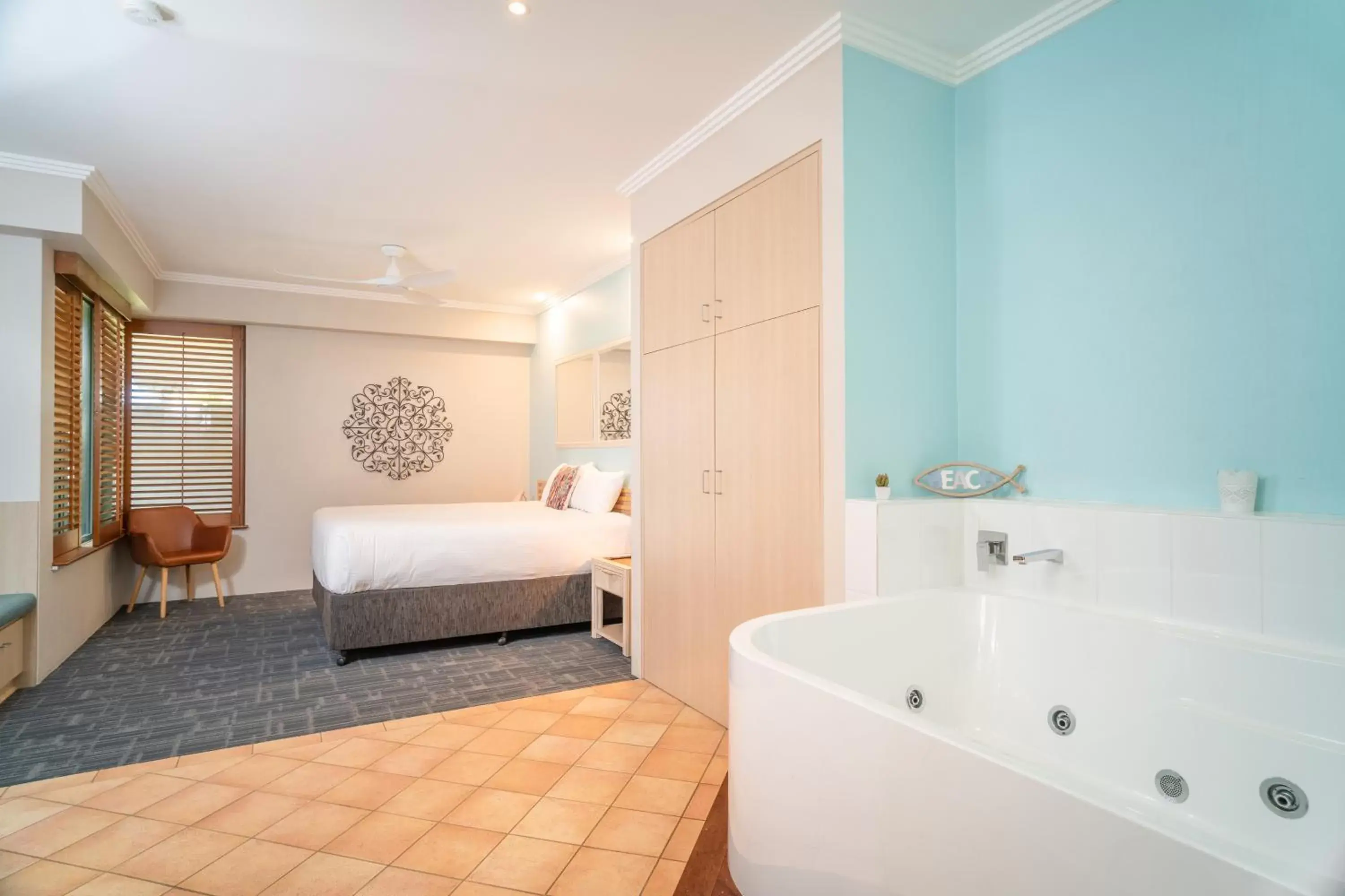 Bath, Bathroom in Ballina Beach Resort