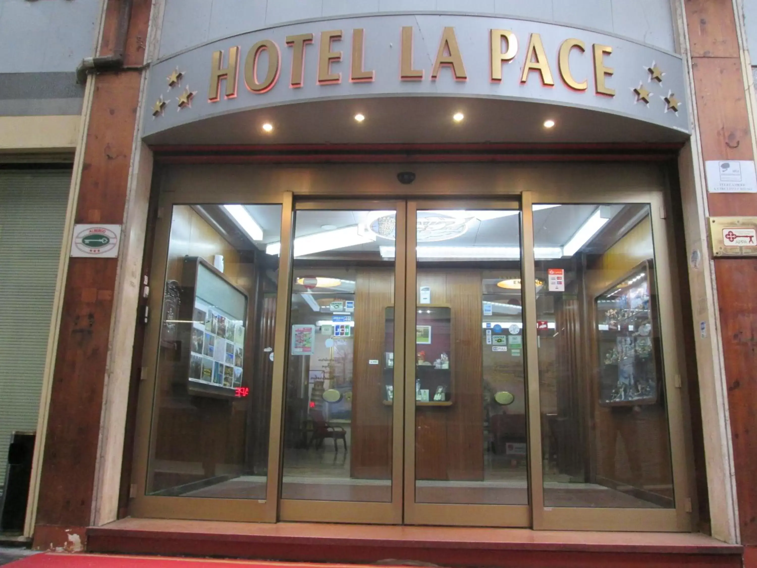 Facade/entrance in Hotel La Pace