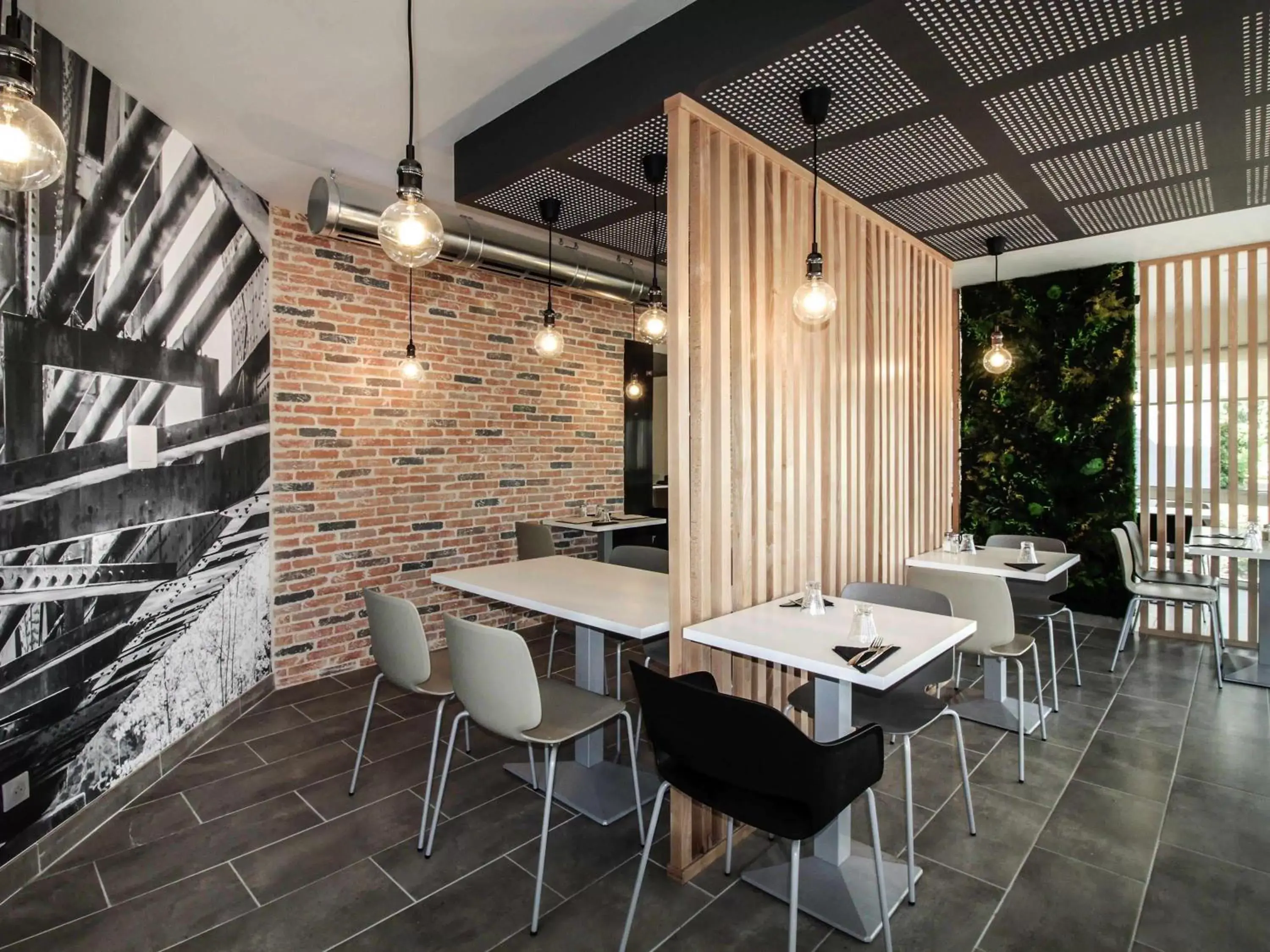 Restaurant/places to eat in ibis Cahors Restaurant/places to eat in ibis Cahors