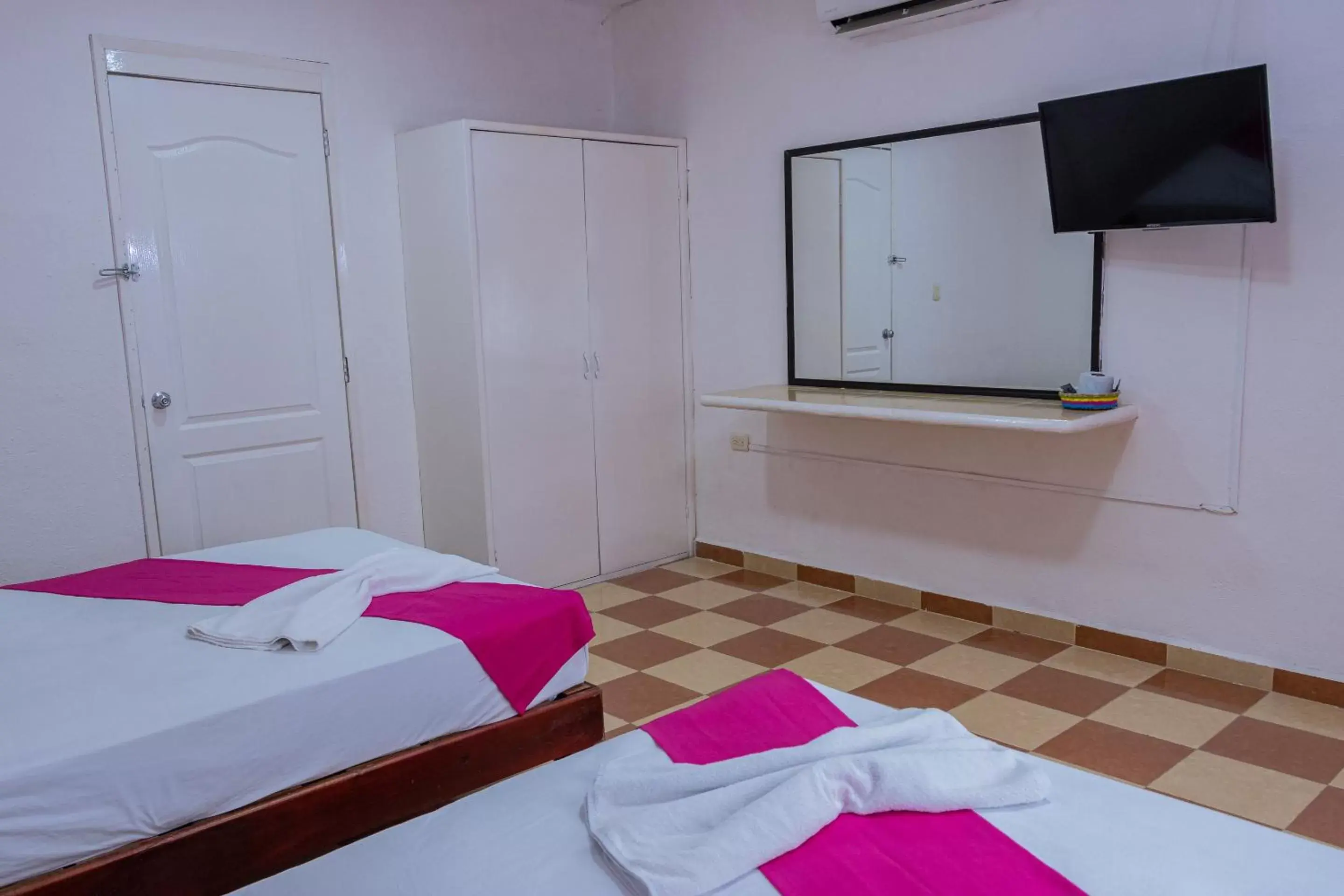 Bedroom, Bed in OYO Hotel Marías,Aeropuerto Internacional de Chetumal