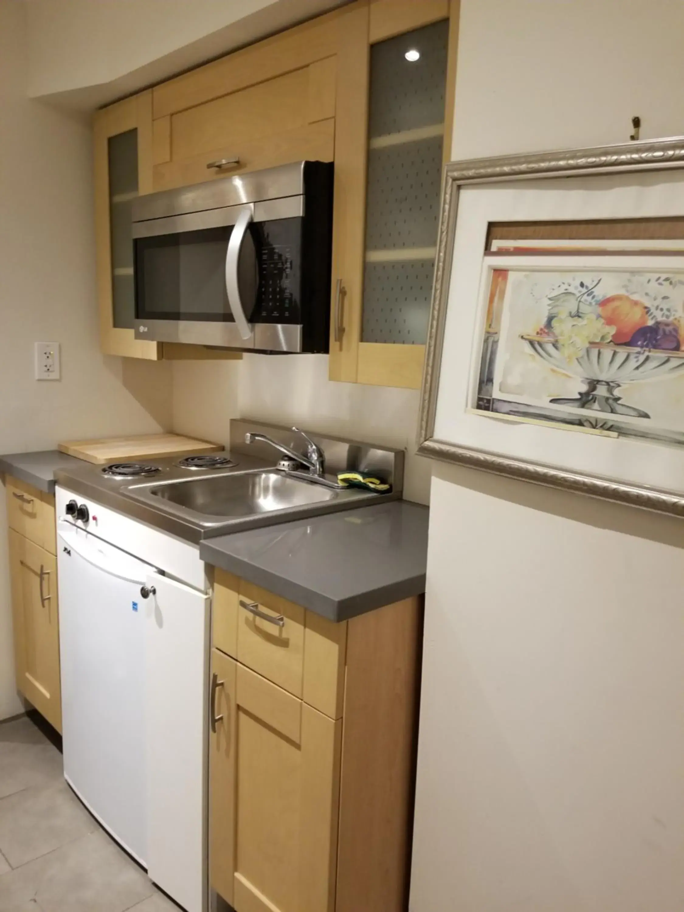 Kitchen/Kitchenette in Dragon Gate Inn