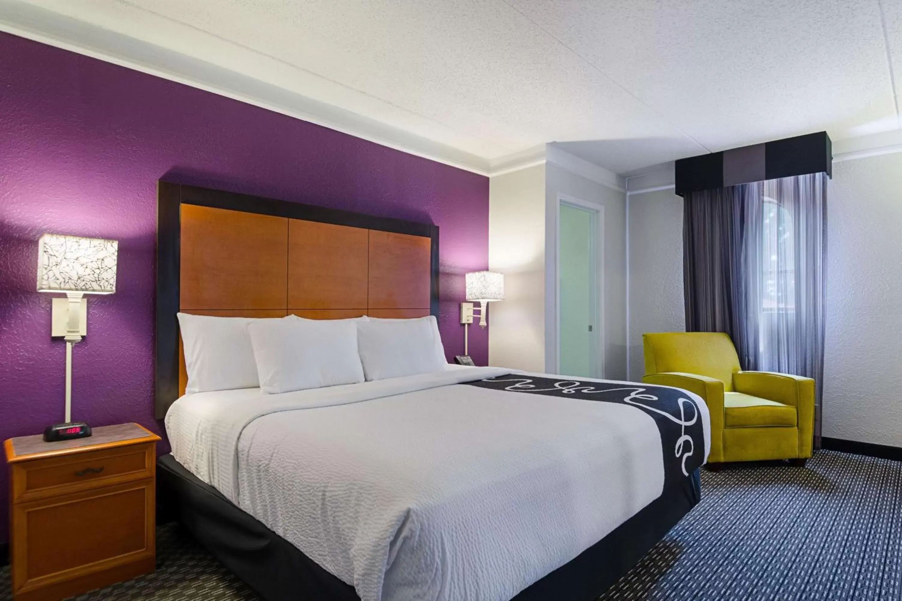 Photo of the whole room, Bed in La Quinta Inn by Wyndham Denver Westminster