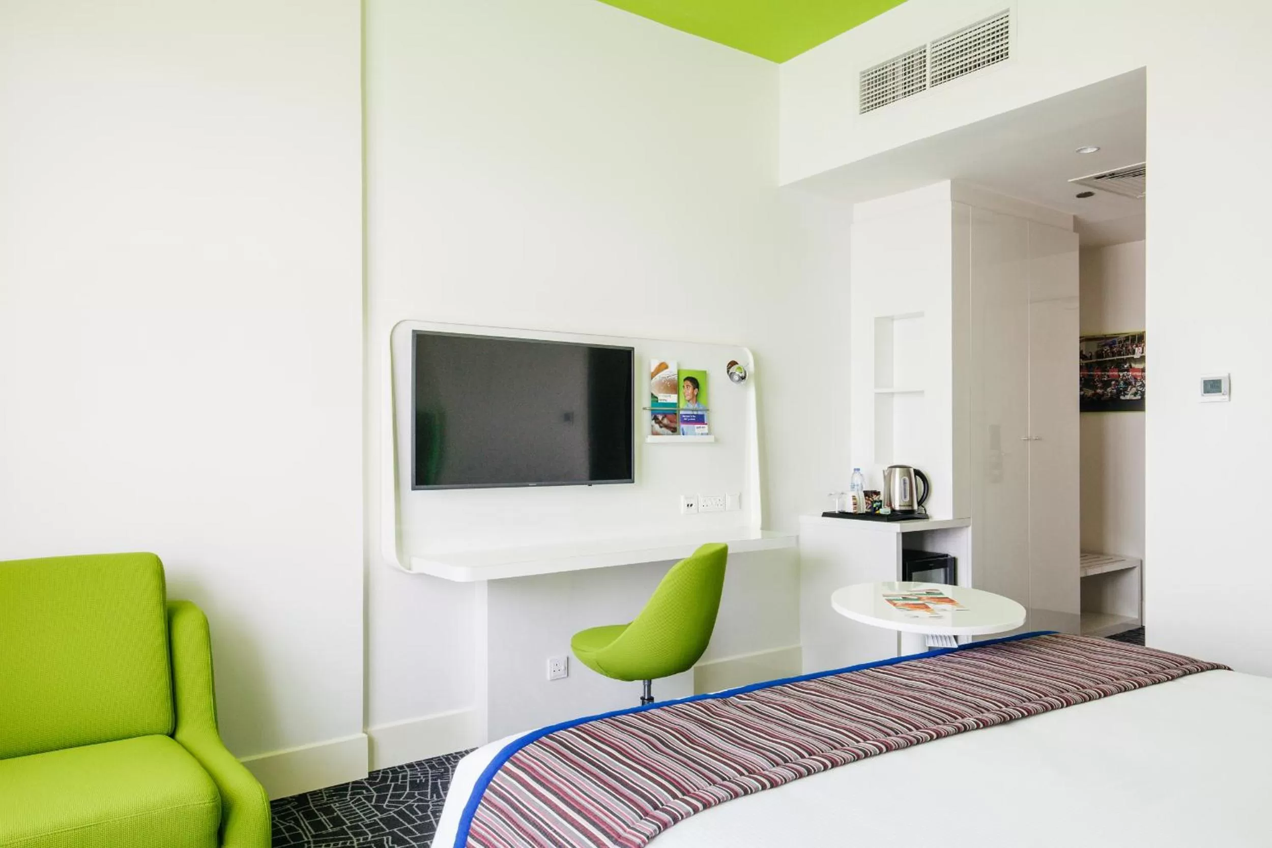 TV and multimedia, Bed in Park Inn by Radisson Dubai Motor City