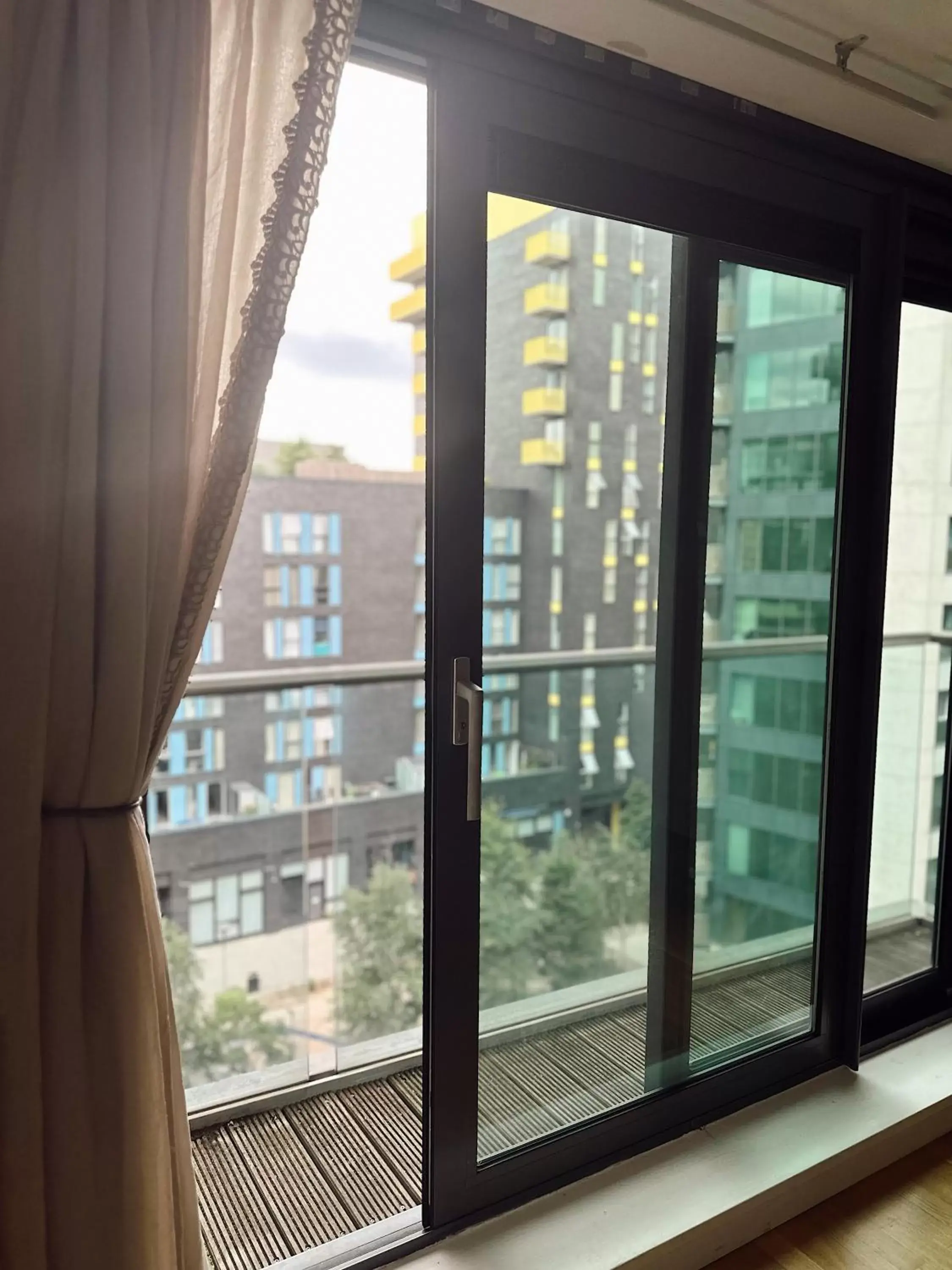 Balcony/Terrace in Canary Wharf - Luxury Apartments