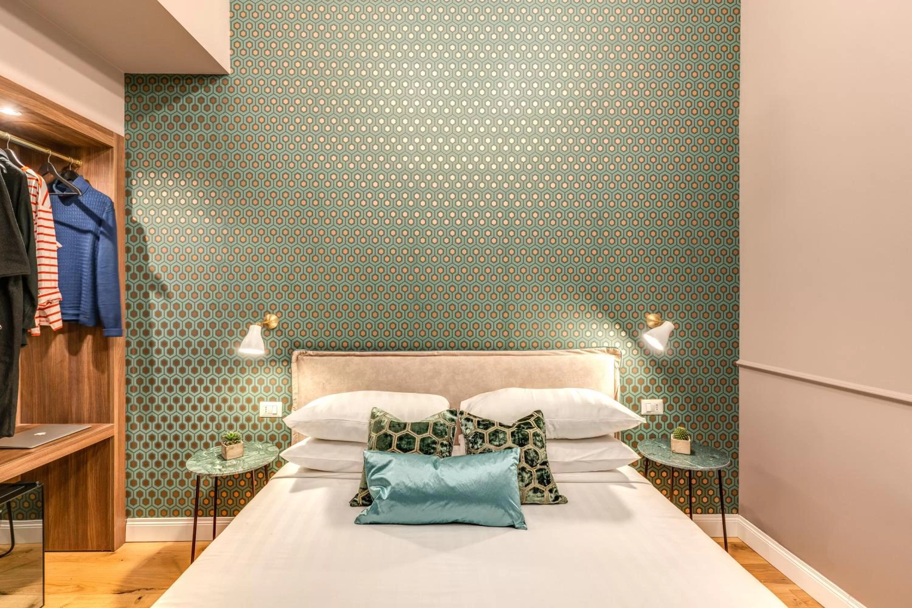 Bed in Tree Charme Parliament Boutique Hotel