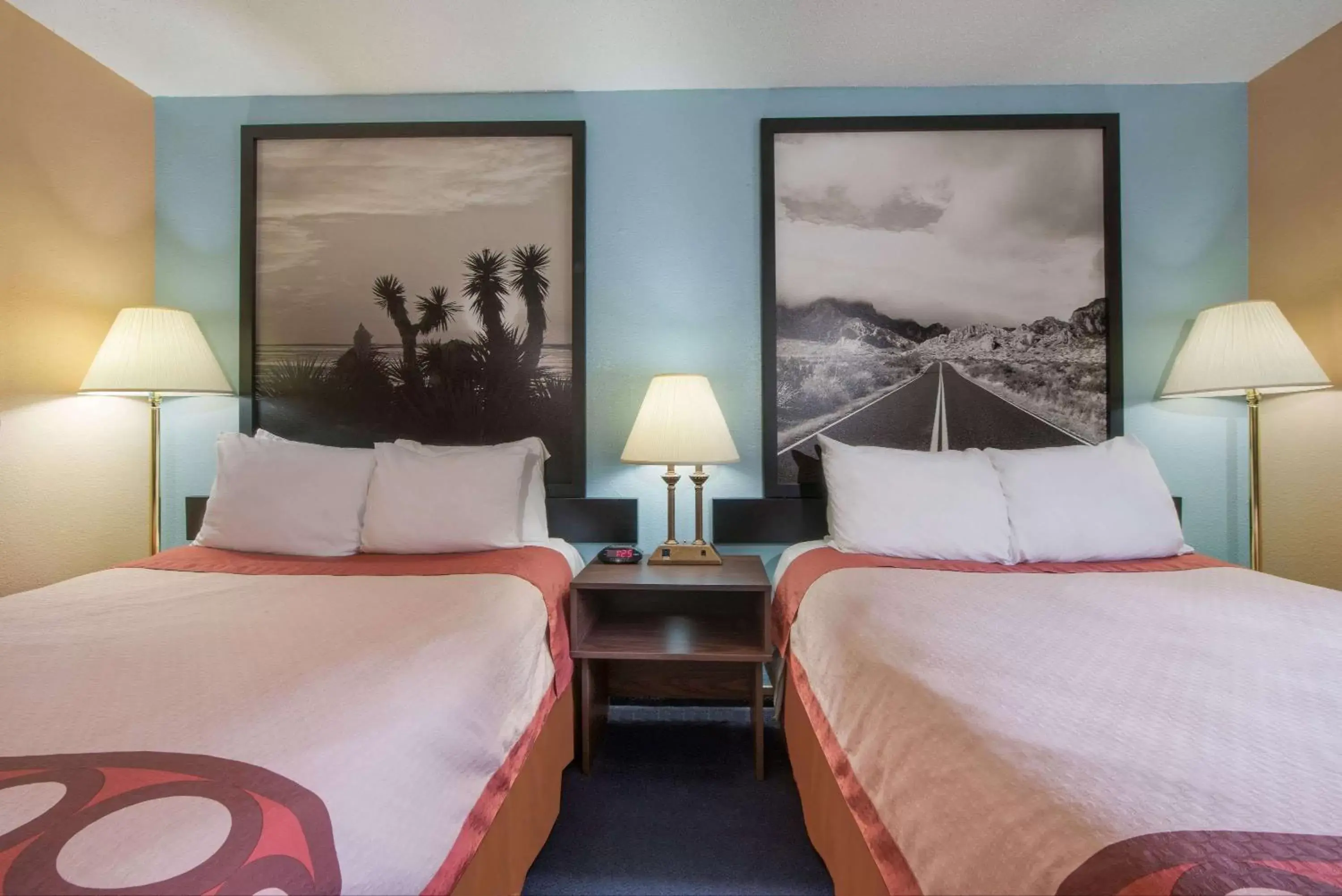 On site, Bed in Super 8 by Wyndham College Station On site, Bed in Super 8 by Wyndham College Station