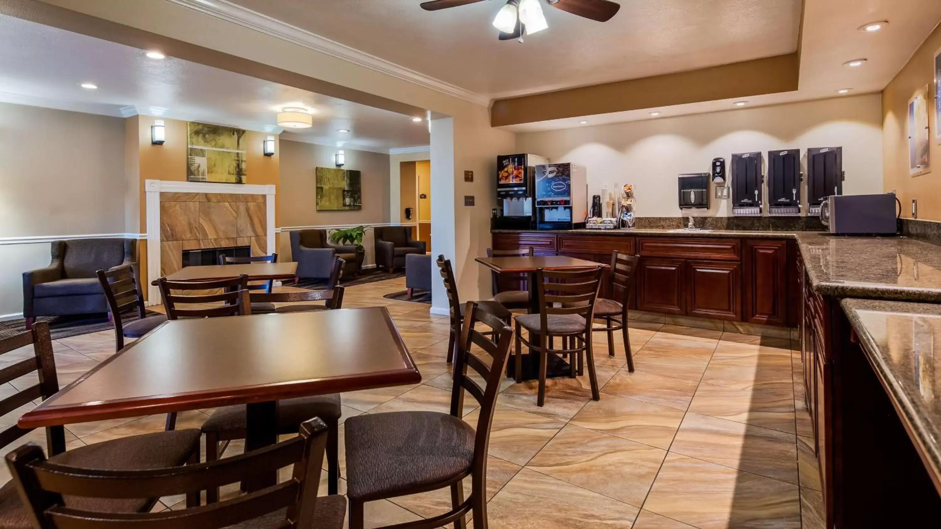 Restaurant/Places to Eat in Best Western El Centro Inn