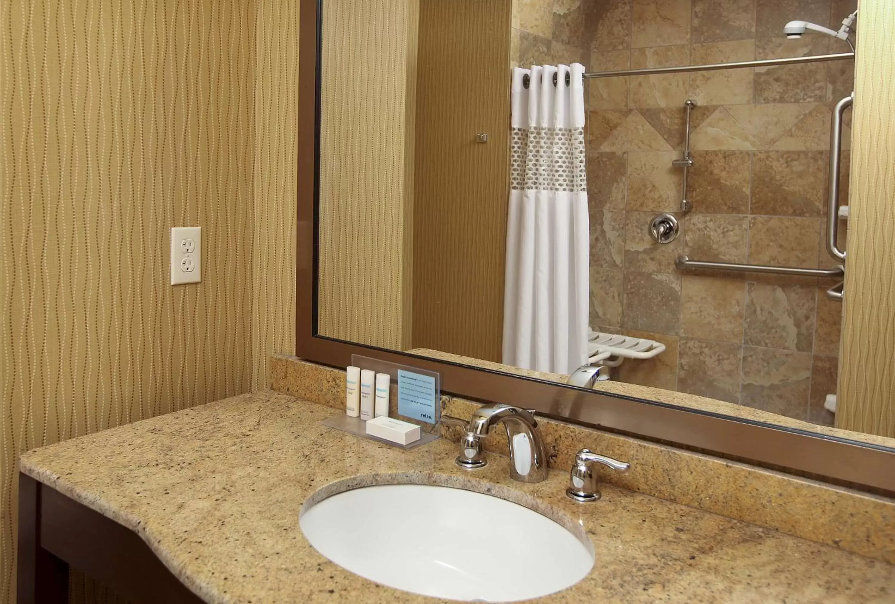 Bathroom in Hampton Inn & Suites Fargo Medical Center