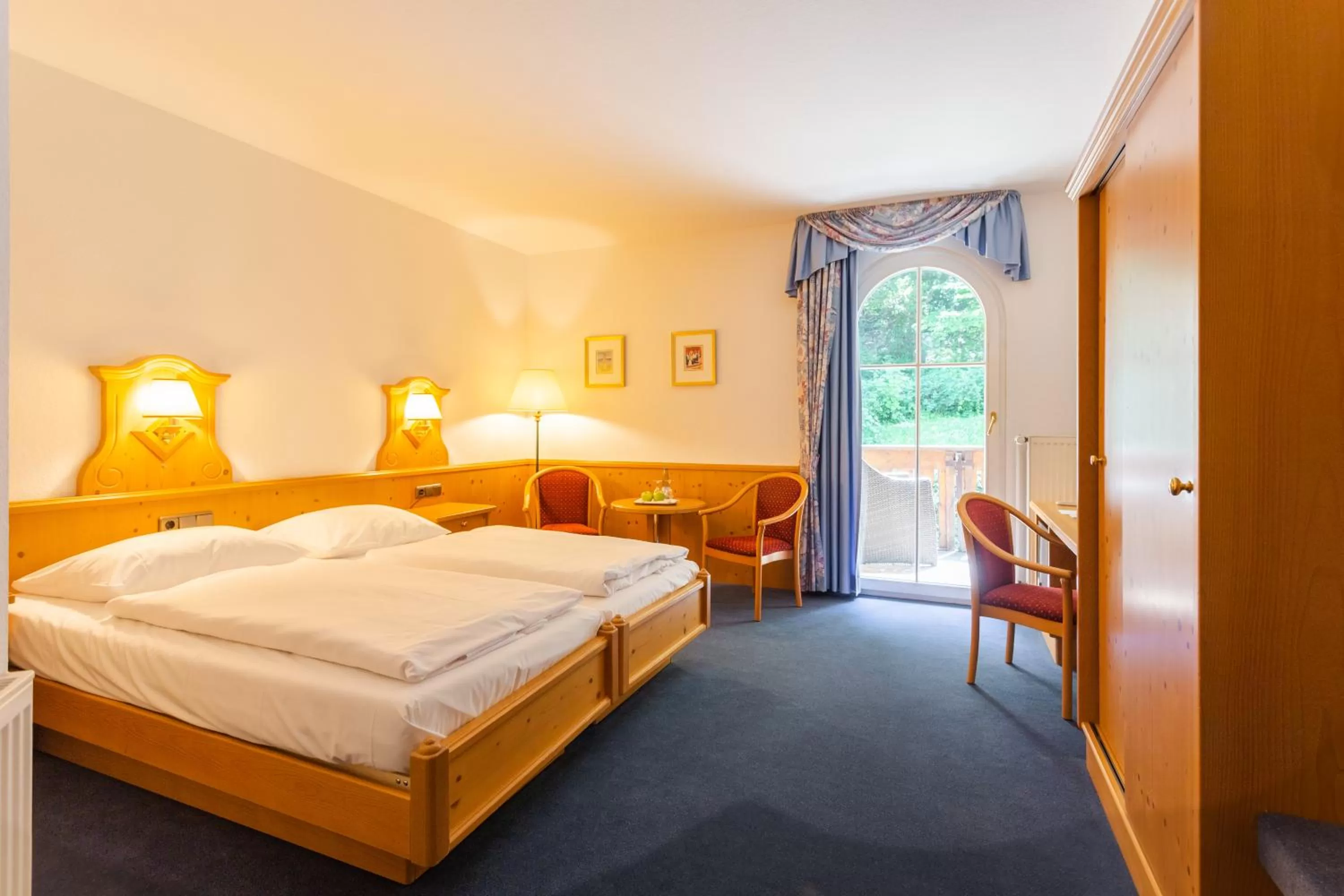 Photo of the whole room, Bed in Hotel Erbprinzenpalais