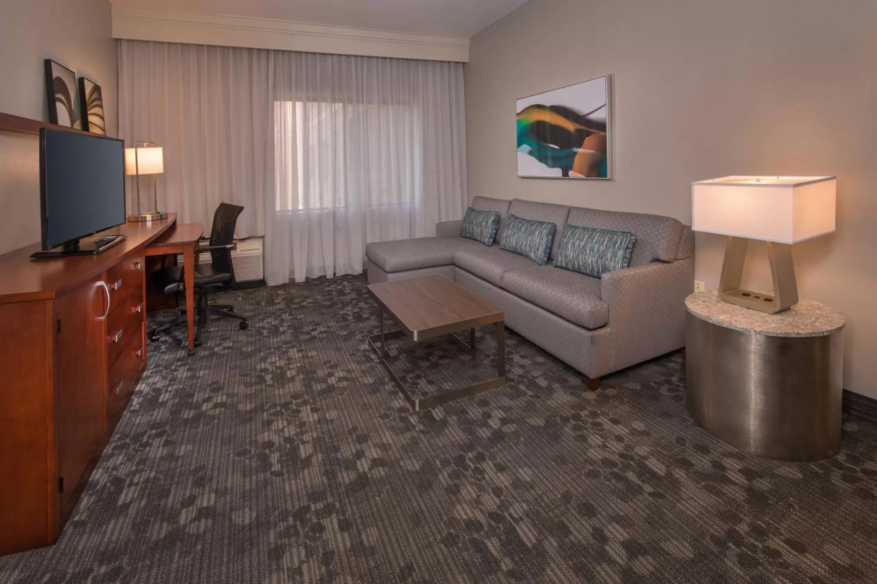 Living room, Seating Area in Courtyard by Marriott Dulles Town Center