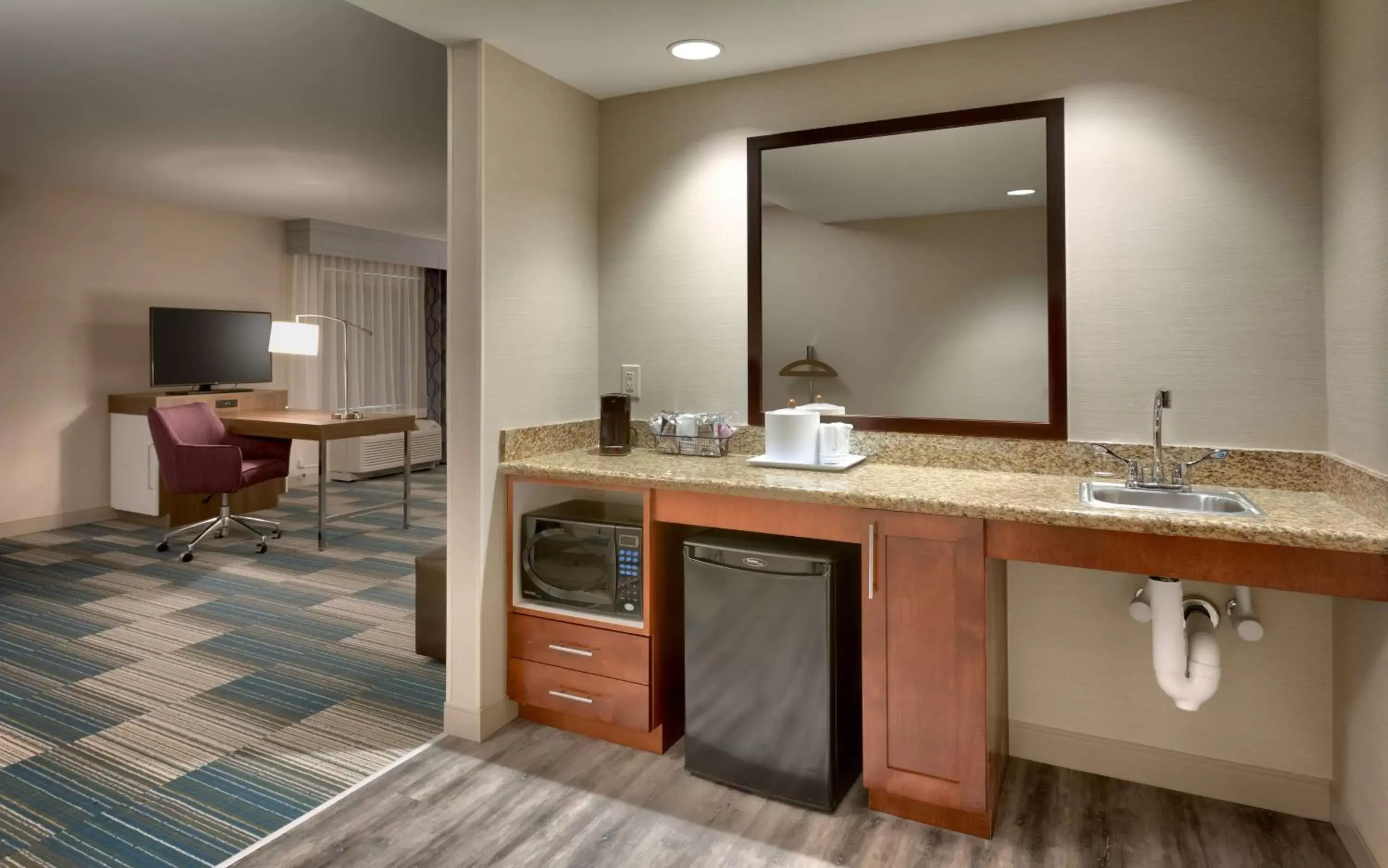 Bedroom, Bathroom in Hampton Inn & Suites Pocatello