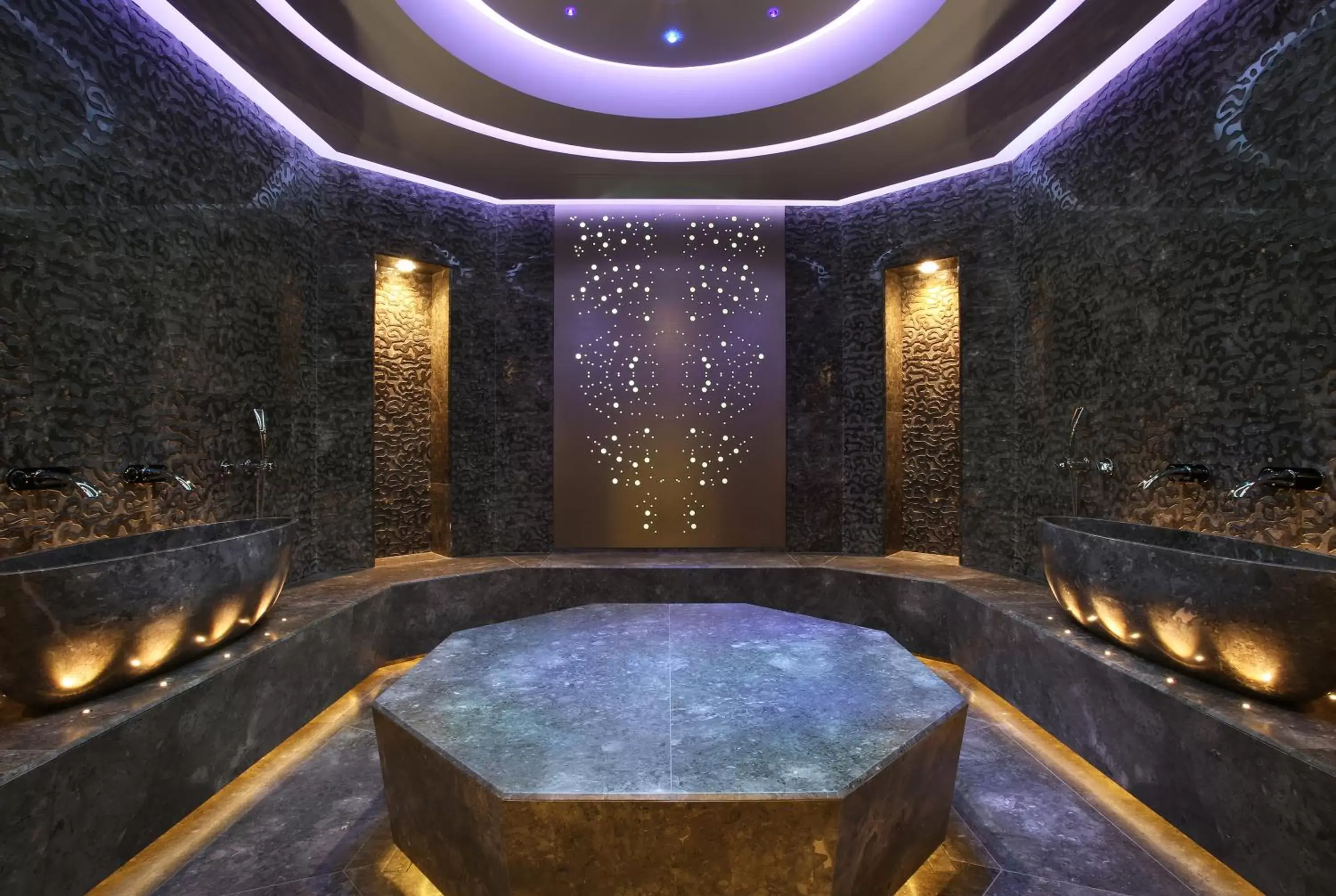 Steam room in Excelsior Hotel Gallia, a Luxury Collection Hotel, Milan