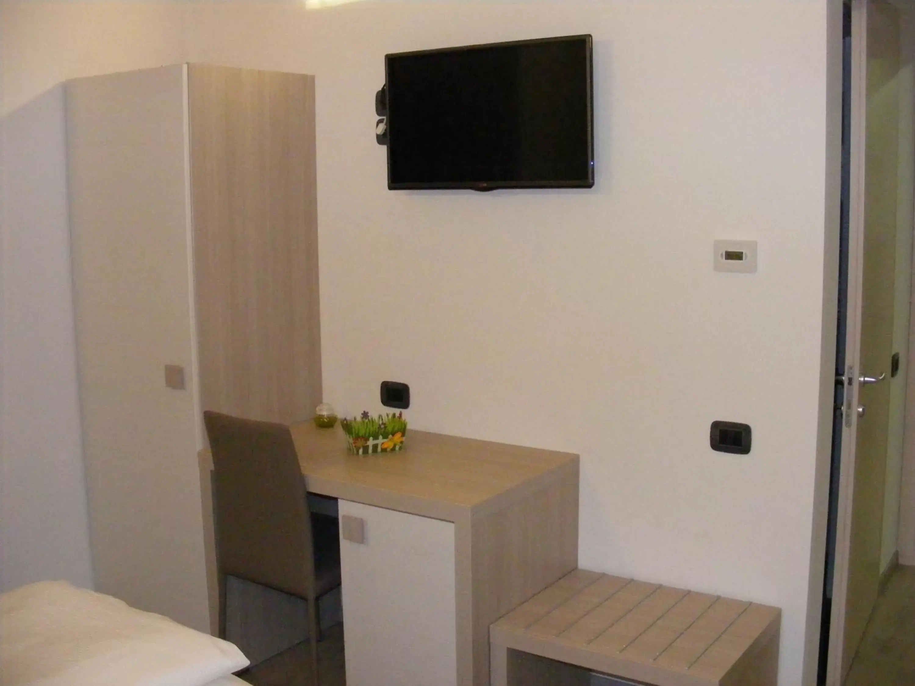 Double or Twin Room with Private Bathroom - single occupancy in B&B Nuova Ostiglia Double or Twin Room with Private Bathroom - single occupancy in B&B Nuova Ostiglia